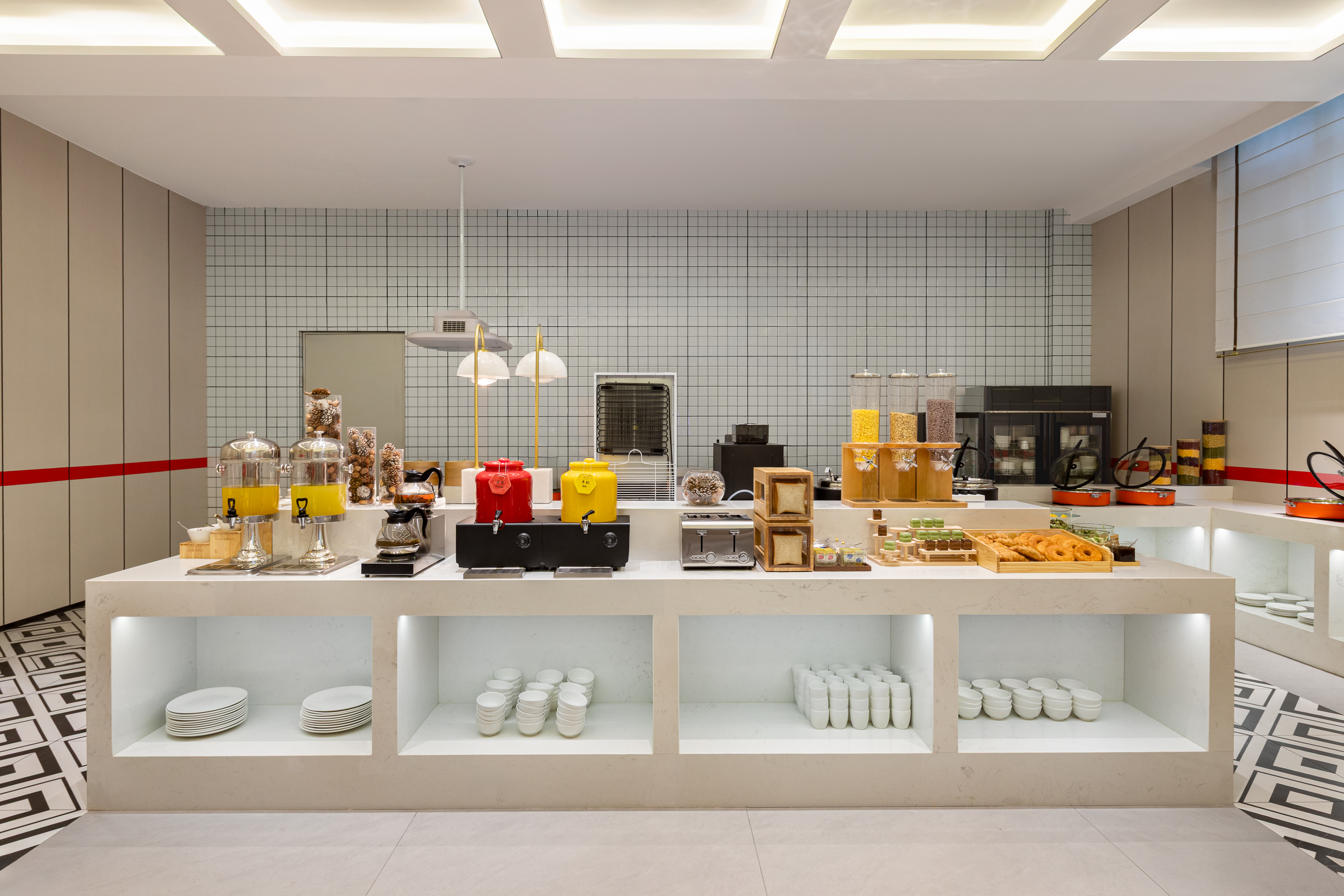 Ramada Encore by Wyndham Kunming South Station restaurant in Kunming, Other than US/Canada