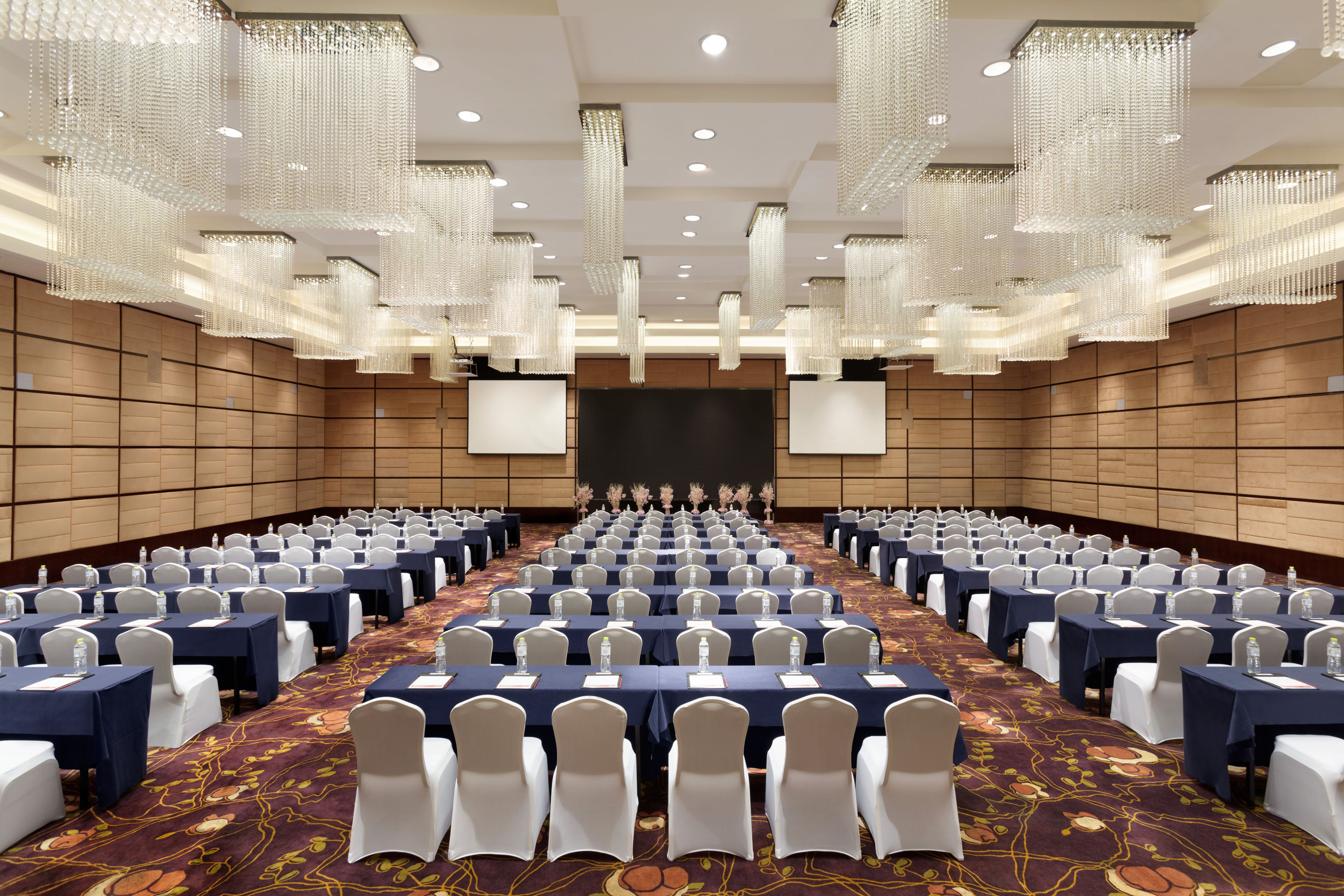 Ramada Plaza by Wyndham Lianyungang ballroom in Lianyungang, Other than US/Canada