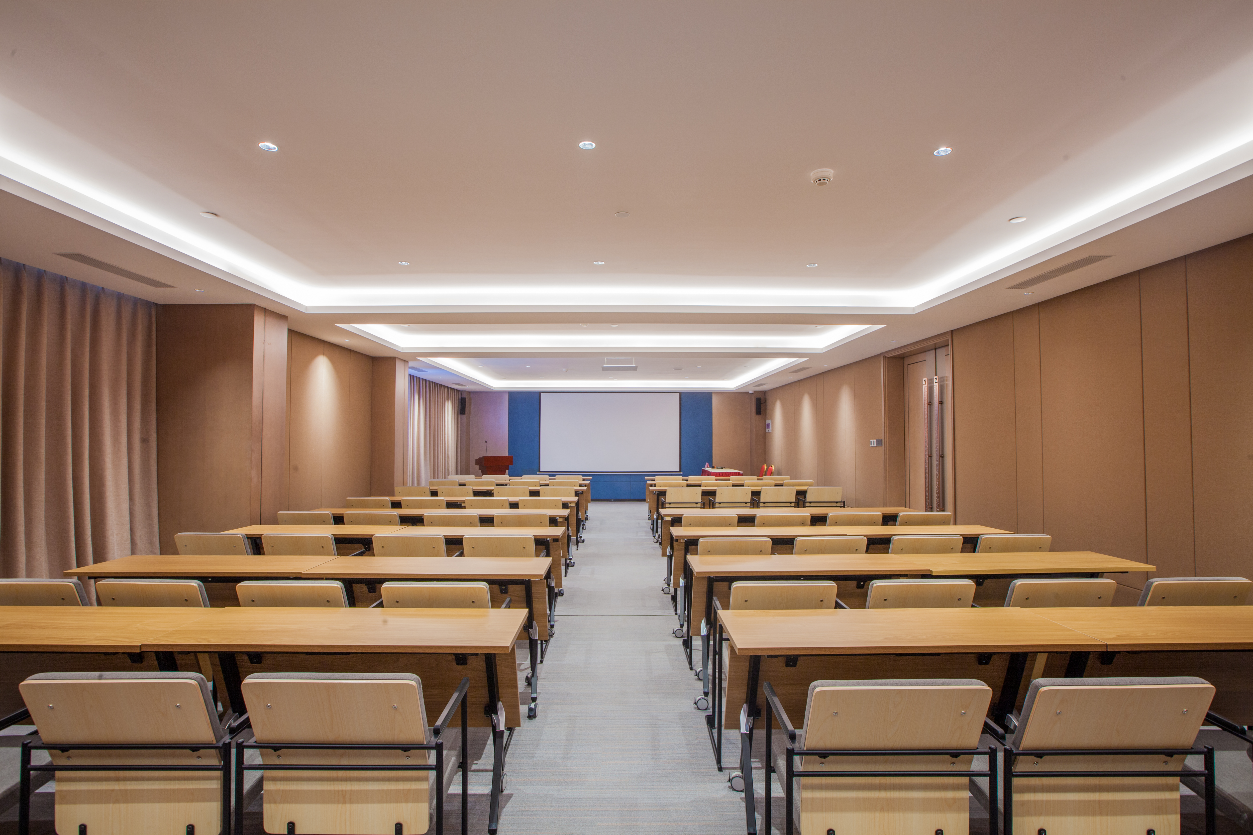 Meeting room at Ramada by Wyndham Luoyang Downtown in Luoyang, Other than US/Canada