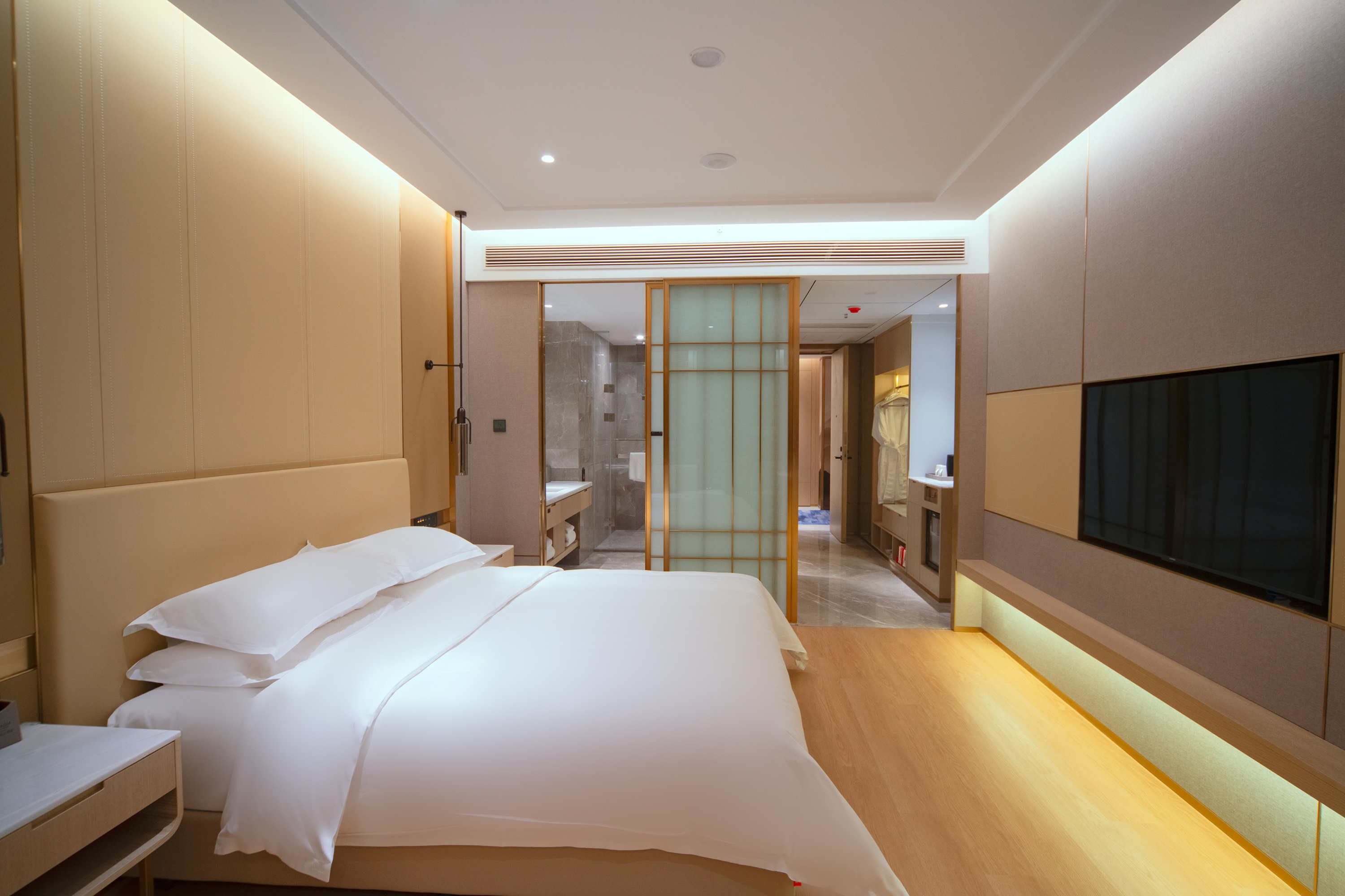 Guest room at the Ramada by Wyndham Zhouning in Ningde, Other than US/Canada