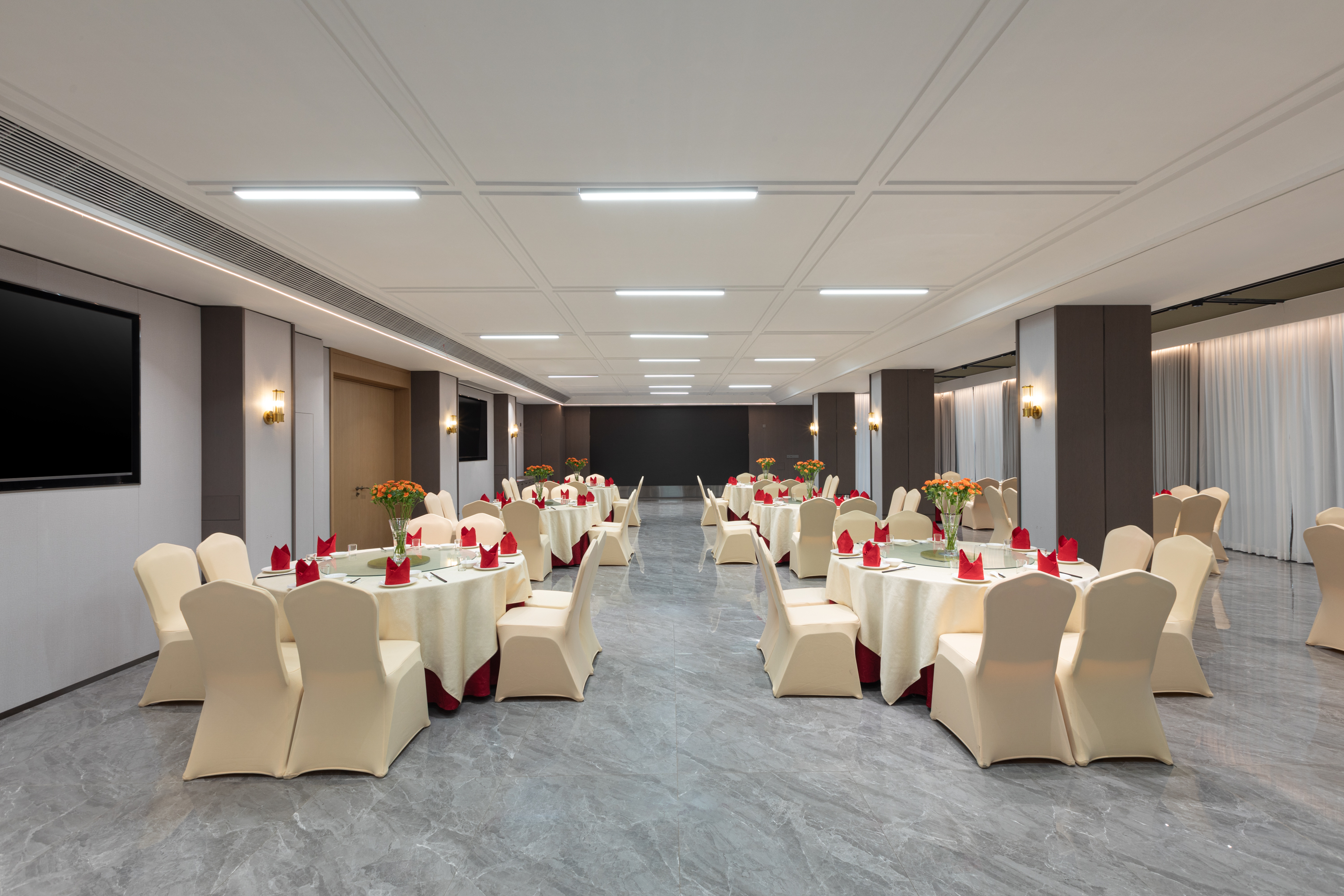 Meeting room banquet rounds at Ramada Encore by Wyndham Qingyuan Liannan in Qingyuan, Other than US/Canada