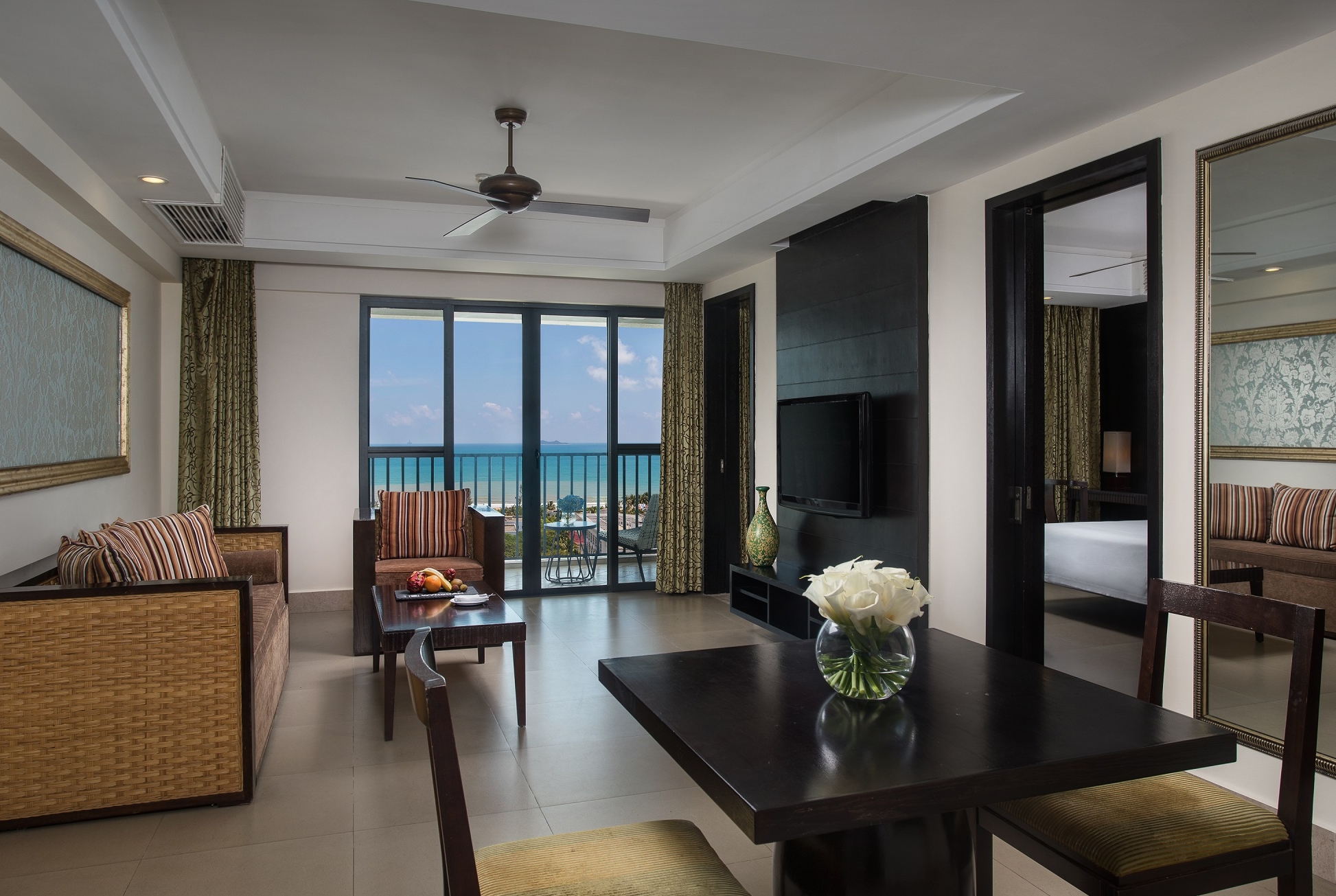 Ramada Plaza by Wyndham Sanya Bay suite in Sanya, Other than US/Canada