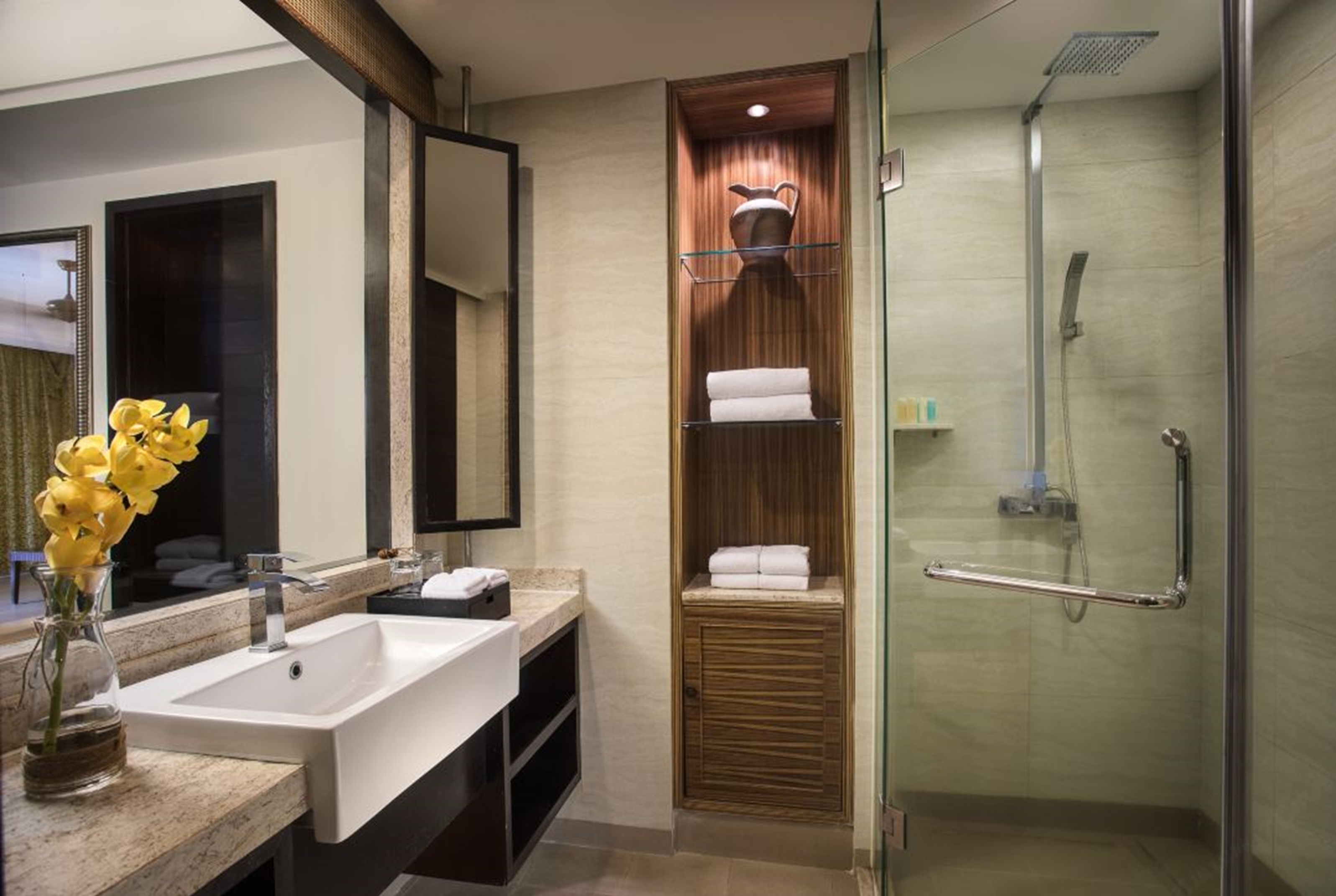 Guest room bath at the Ramada Plaza by Wyndham Sanya Bay in Sanya, Other than US/Canada