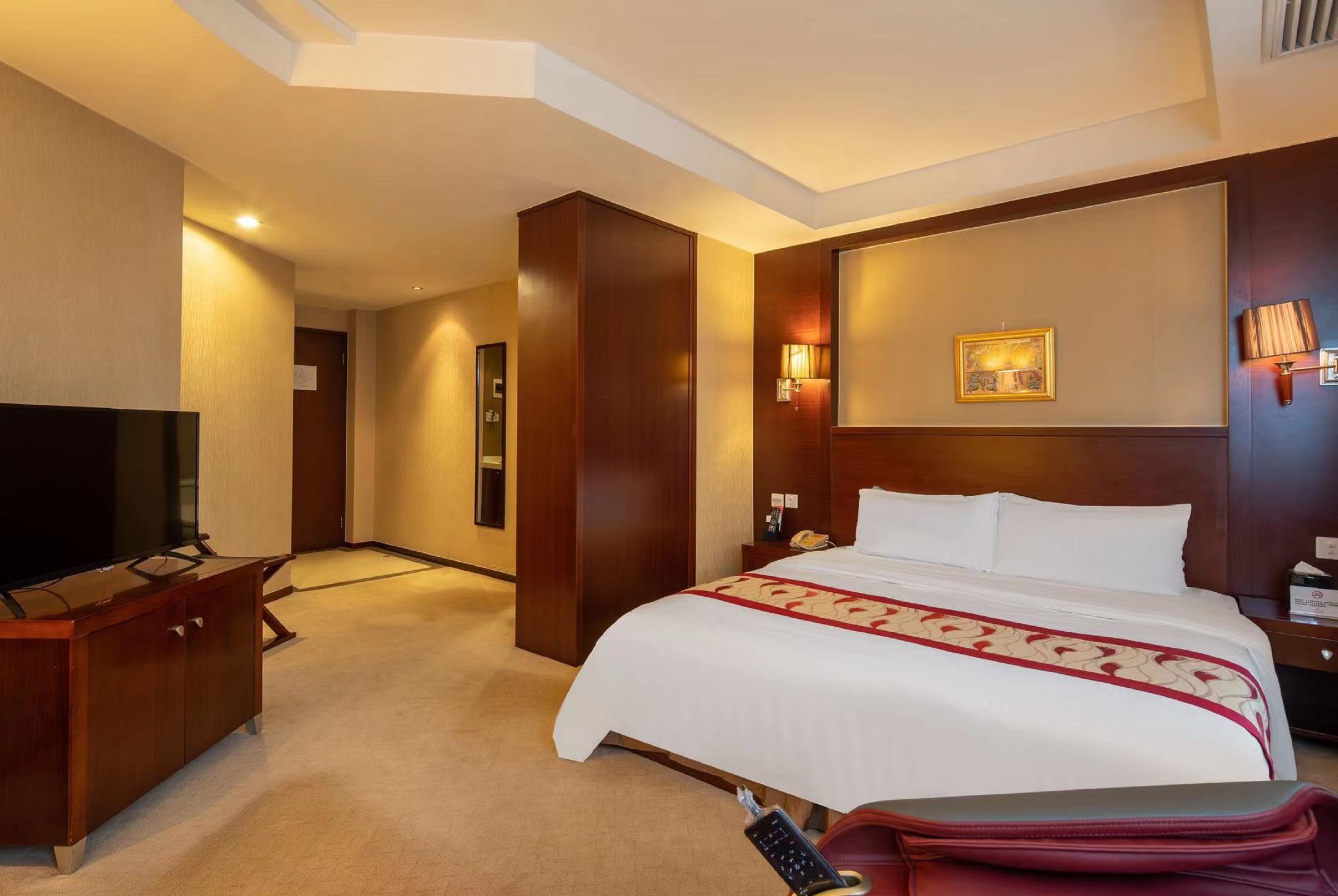 Guest room at the Ramada by Wyndham Wujiaochang Shanghai in Shanghai, Other than US/Canada