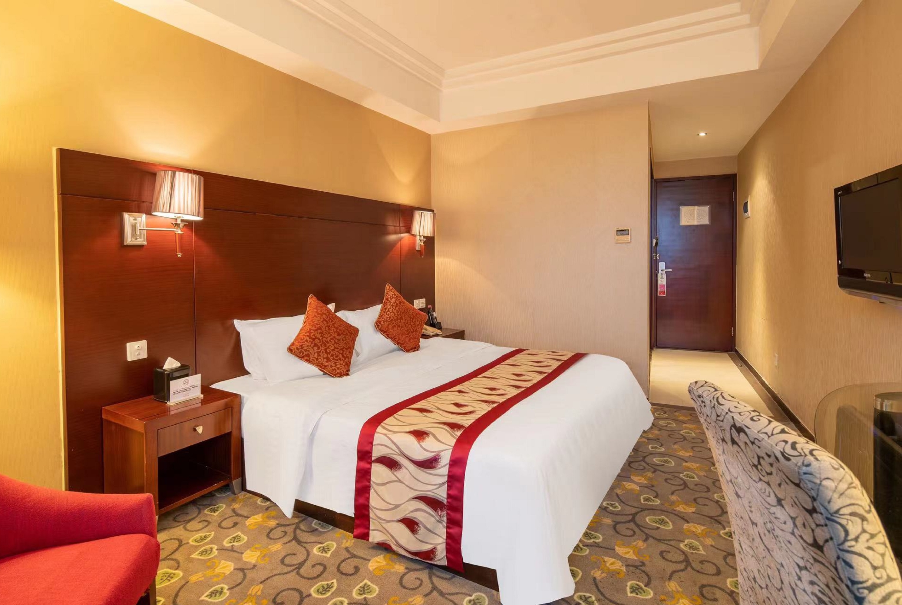 Guest room at the Ramada by Wyndham Wujiaochang Shanghai in Shanghai, Other than US/Canada