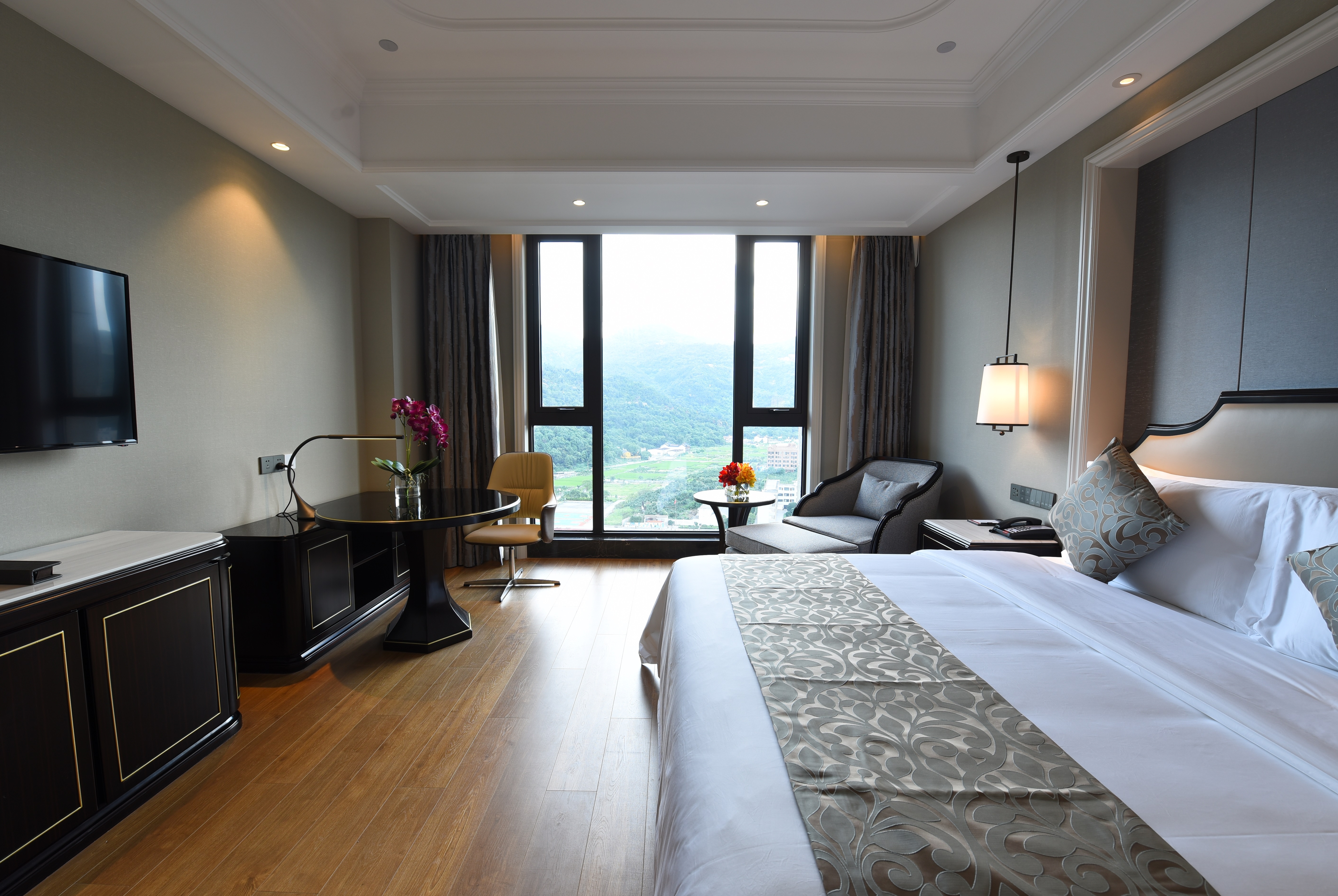 Guest room at the Ramada Plaza by Wyndham Wenzhou in Wenzhou, Other than US/Canada