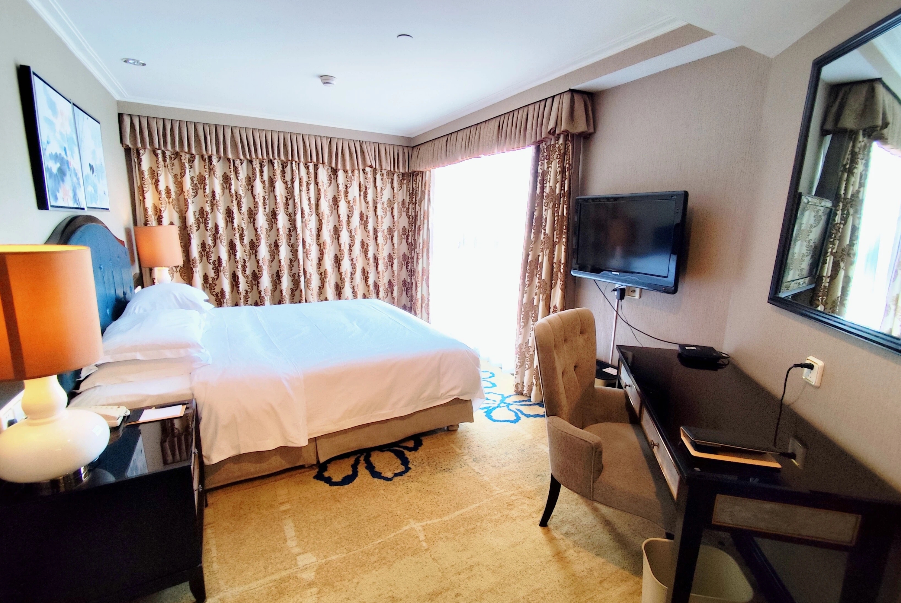Ramada Plaza by Wyndham Tian Lu Hotel Wuhan suite in Wuhan, Other than US/Canada