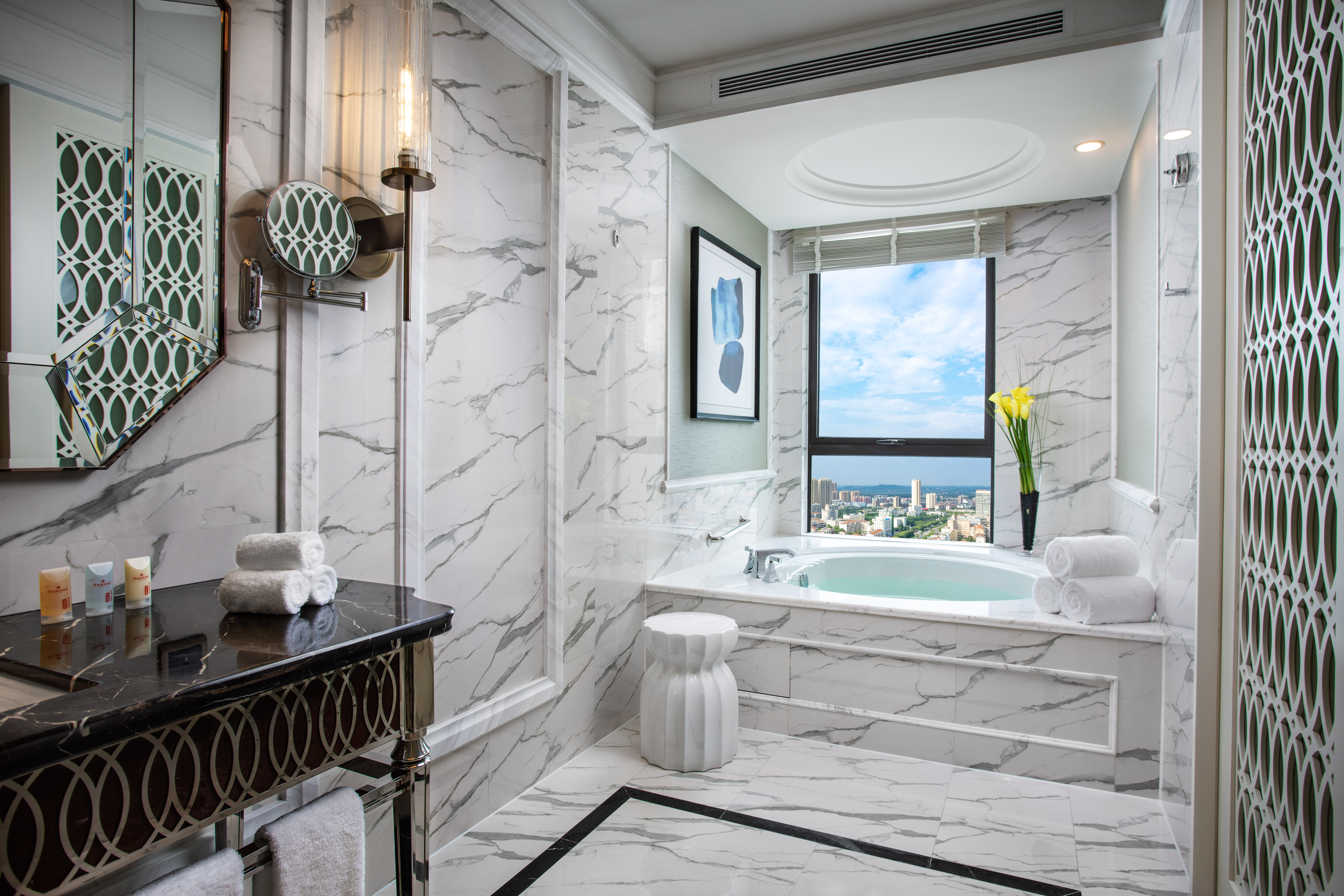 Guest room bath at the Ramada Plaza by Wyndham Wuhan Huangpi in Wuhan, Other than US/Canada