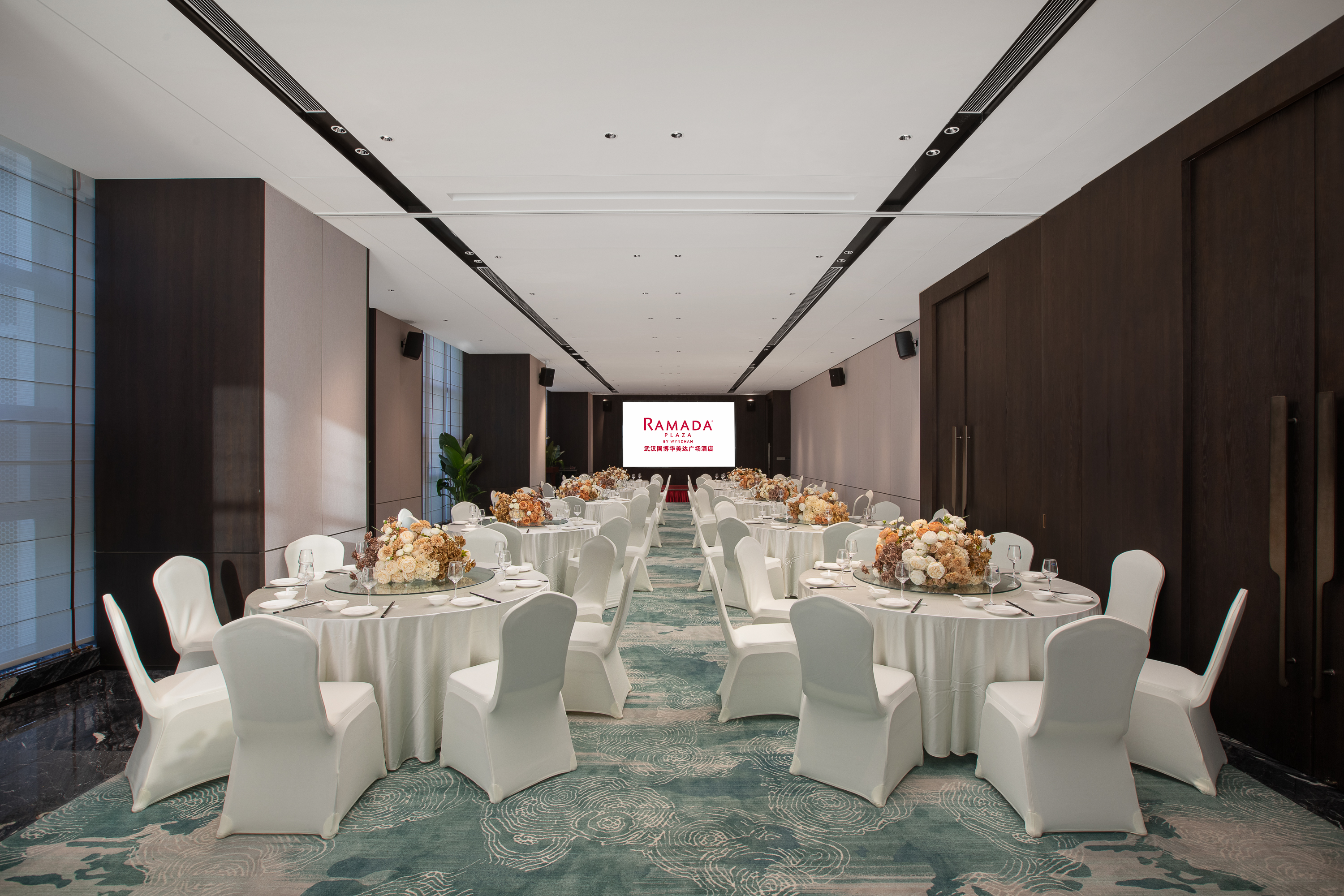 Ramada Plaza By Wyndham Wuhan Hanyang ballroom banquet rounds in Wuhan, Other than US/Canada