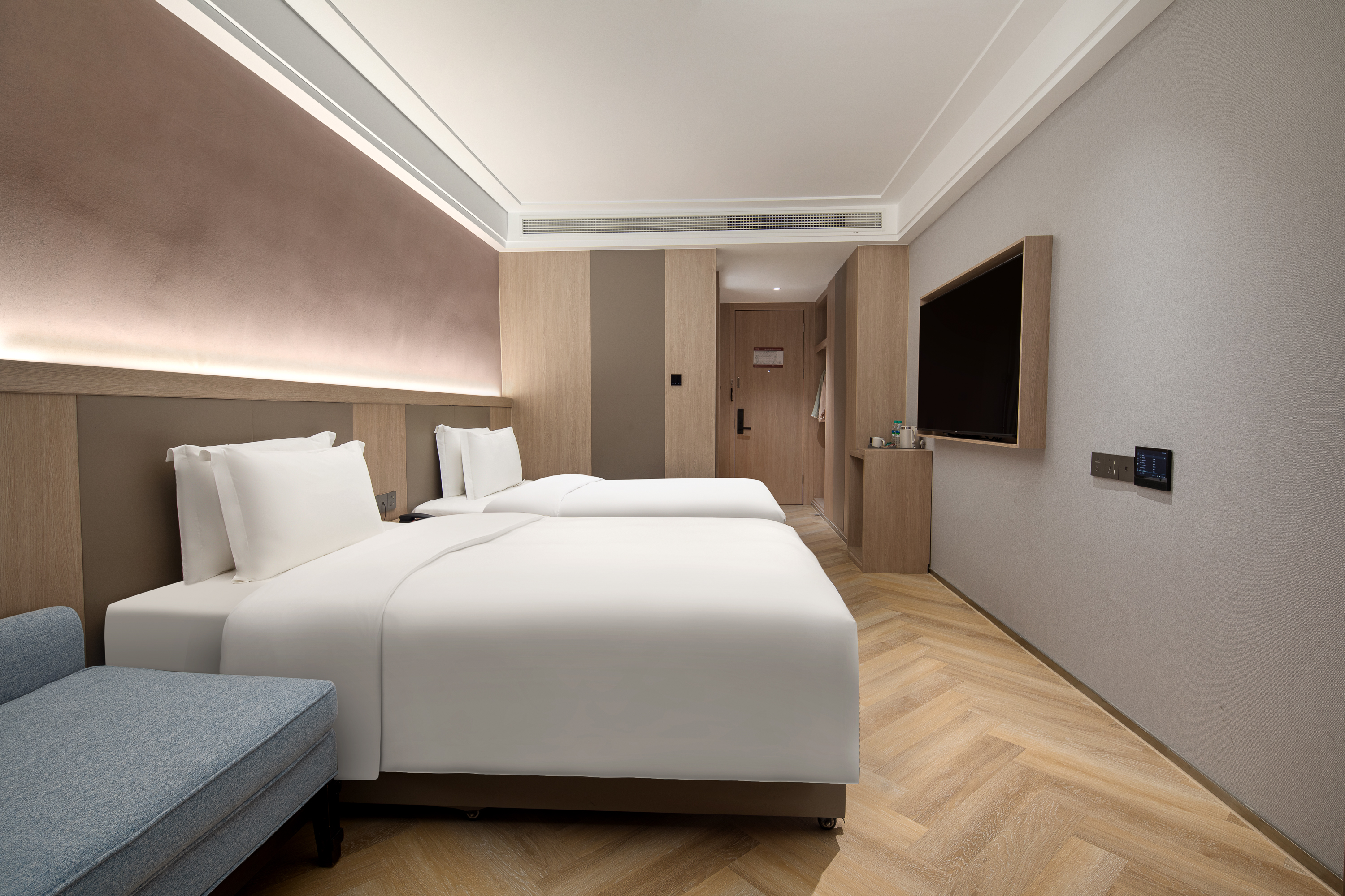 Guest room at the Ramada by Wyndham Wuhan Wangjiawan in Wuhan, Other than US/Canada