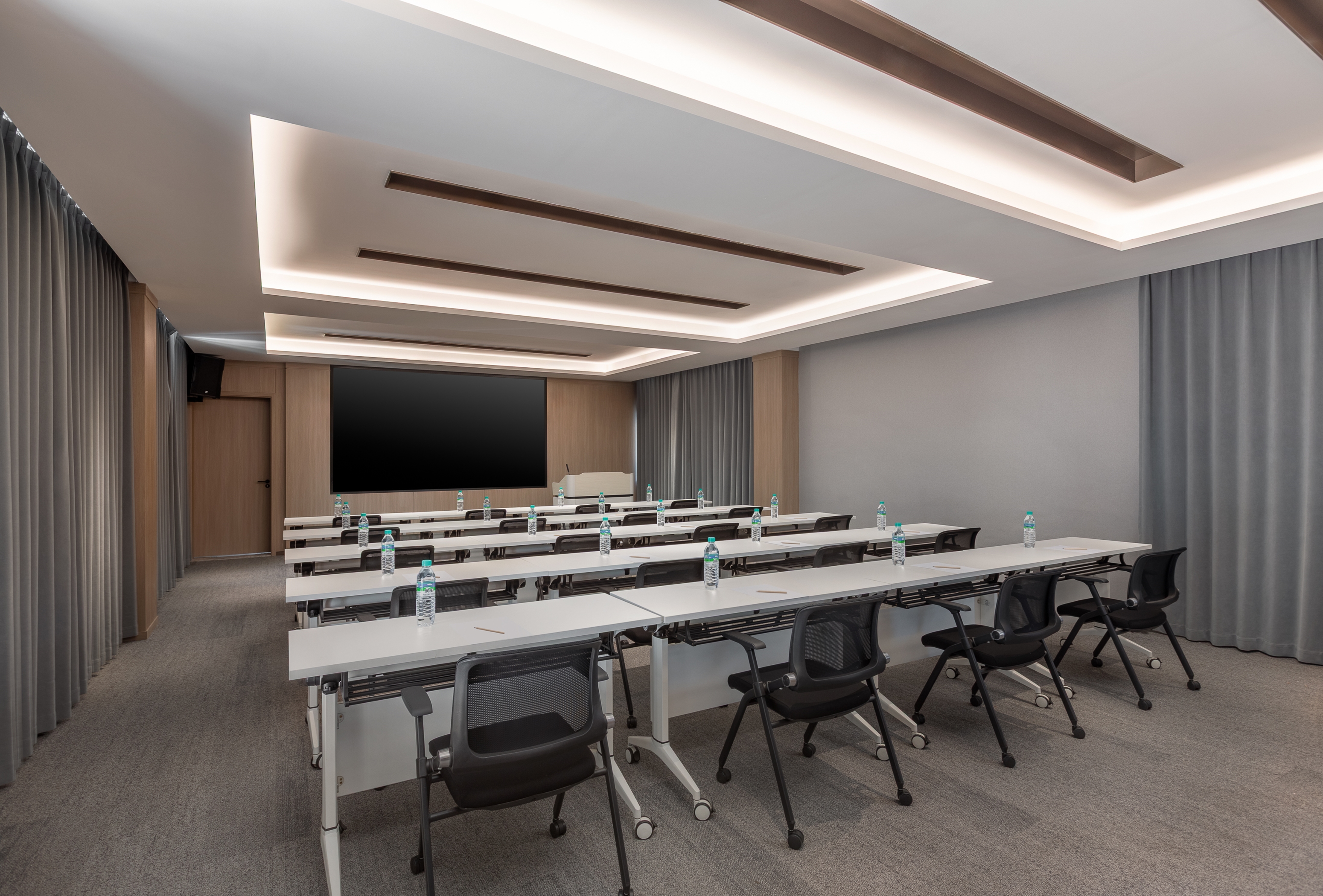 Meeting room at Ramada Encore by Wyndham Wuhan Downtown in Wuhan, Other than US/Canada