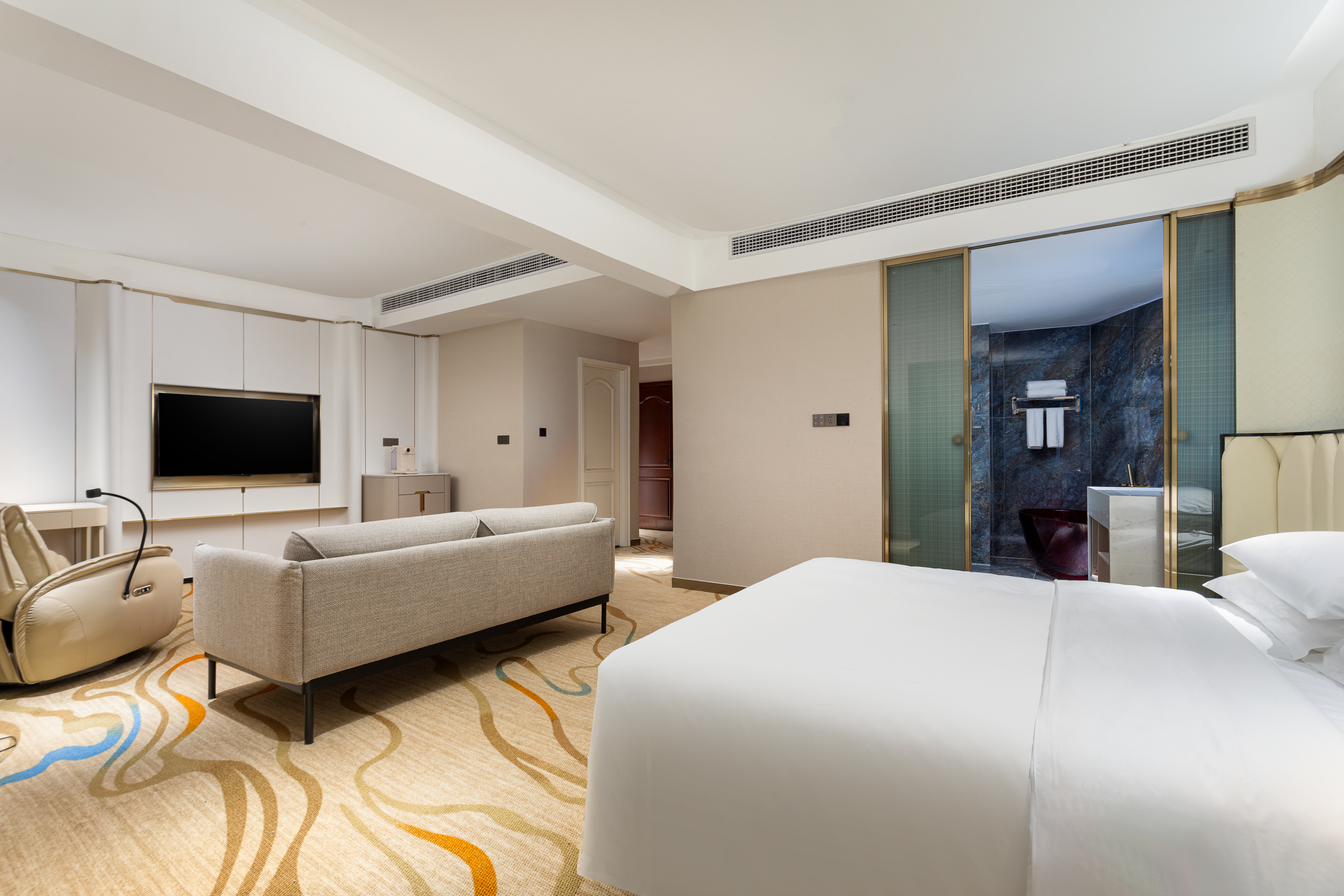 Ramada Plaza by Wyndham Wuhan Dongxi Lake suite in Wuhan, Other than US/Canada