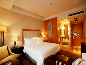 Guest room at the Ramada Plaza by Wyndham Yangzhou Casa in Yangzhou, Other than US/Canada