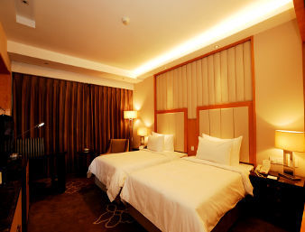 Guest room at the Ramada Plaza by Wyndham Yangzhou Casa in Yangzhou, Other than US/Canada