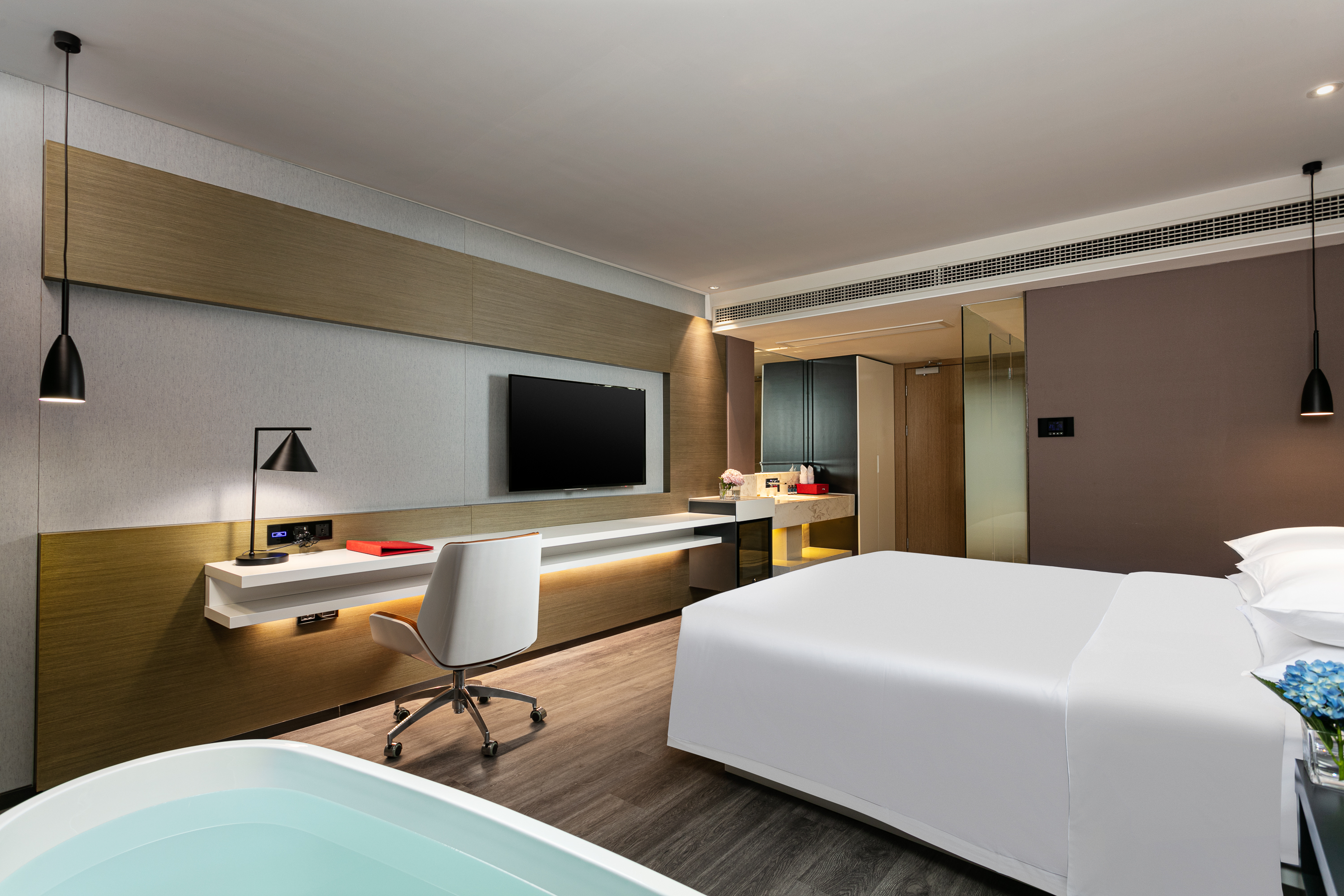 Guest room at the Ramada by Wyndham Yangzhou Slender West Lake in Yangzhou, Other than US/Canada