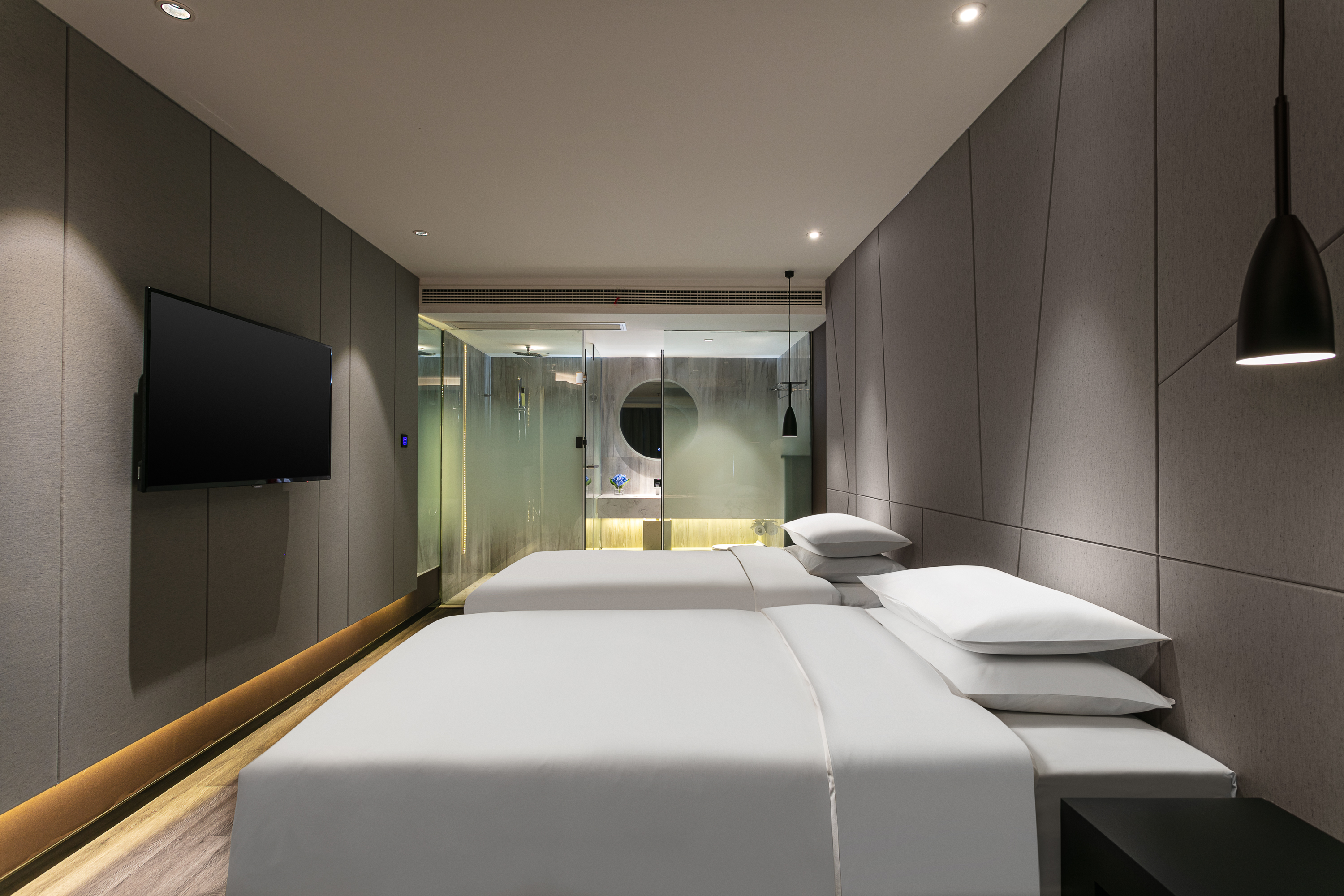 Guest room at the Ramada by Wyndham Yangzhou Slender West Lake in Yangzhou, Other than US/Canada