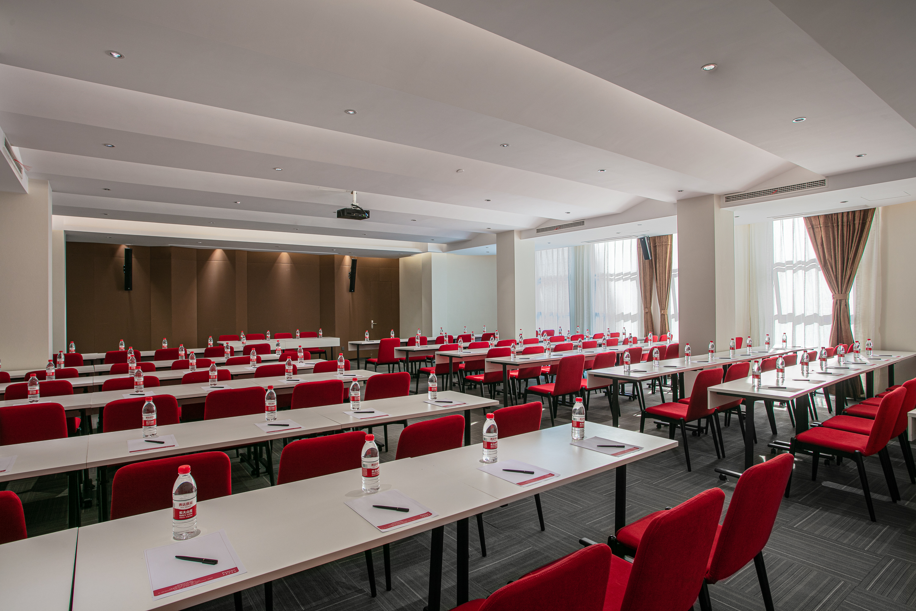 Meeting room at Ramada by Wyndham Yangzhou Slender West Lake in Yangzhou, Other than US/Canada