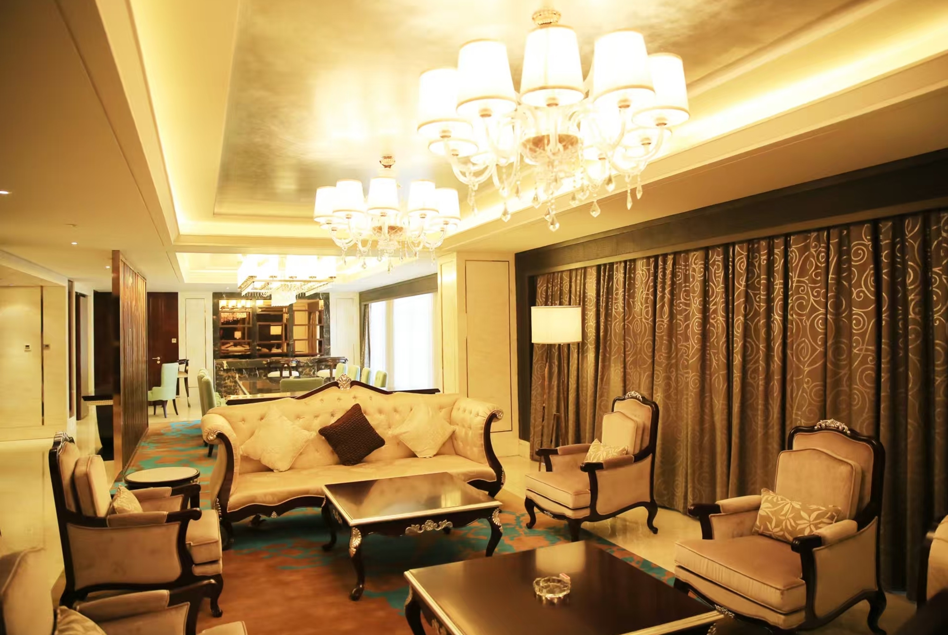 Guest room at the Ramada by Wyndham Yiyang Taojiang in Yiyang, Other than US/Canada