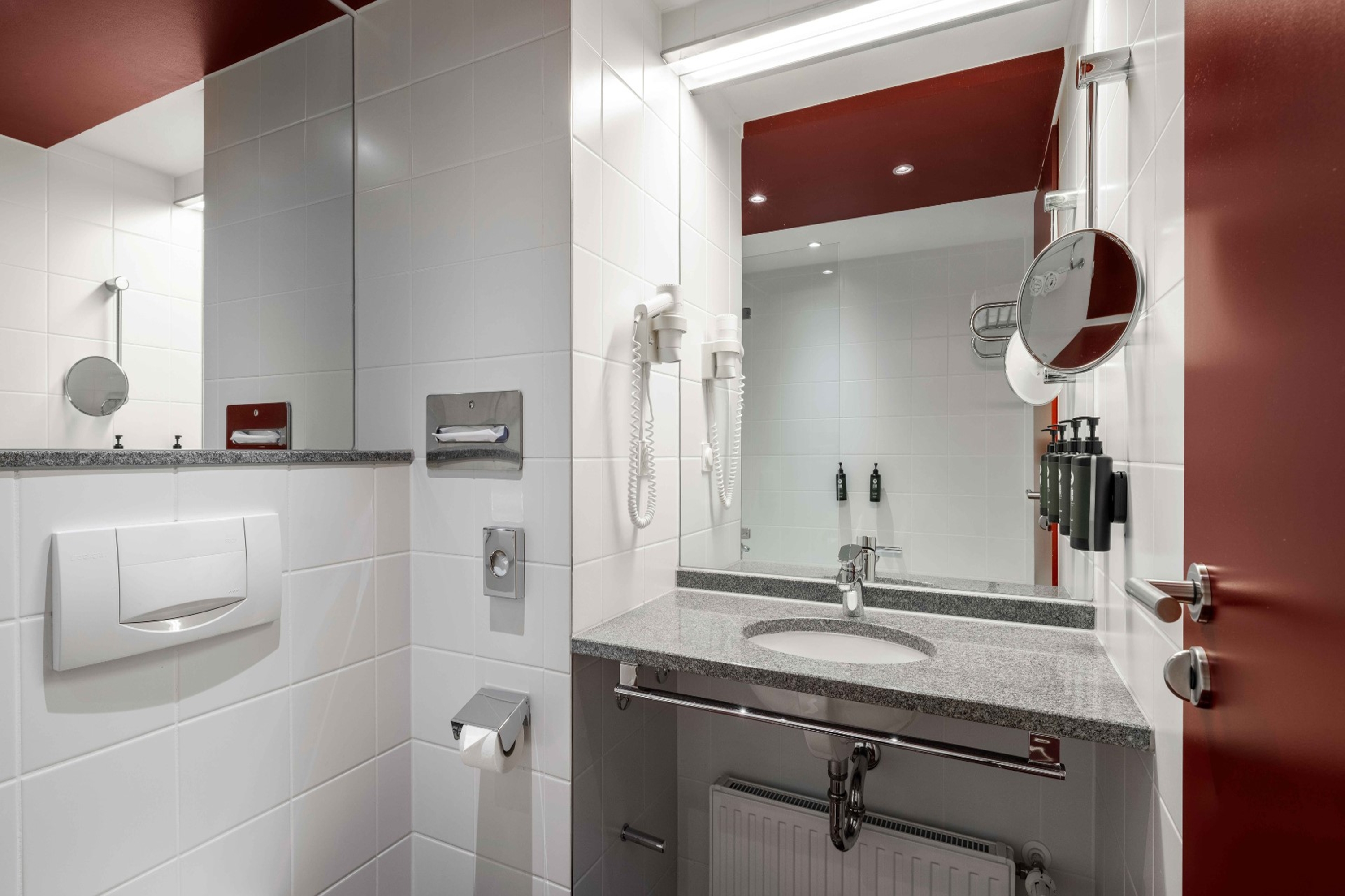 Guest room bath at the Ramada by Wyndham Essen in Essen, Other than US/Canada