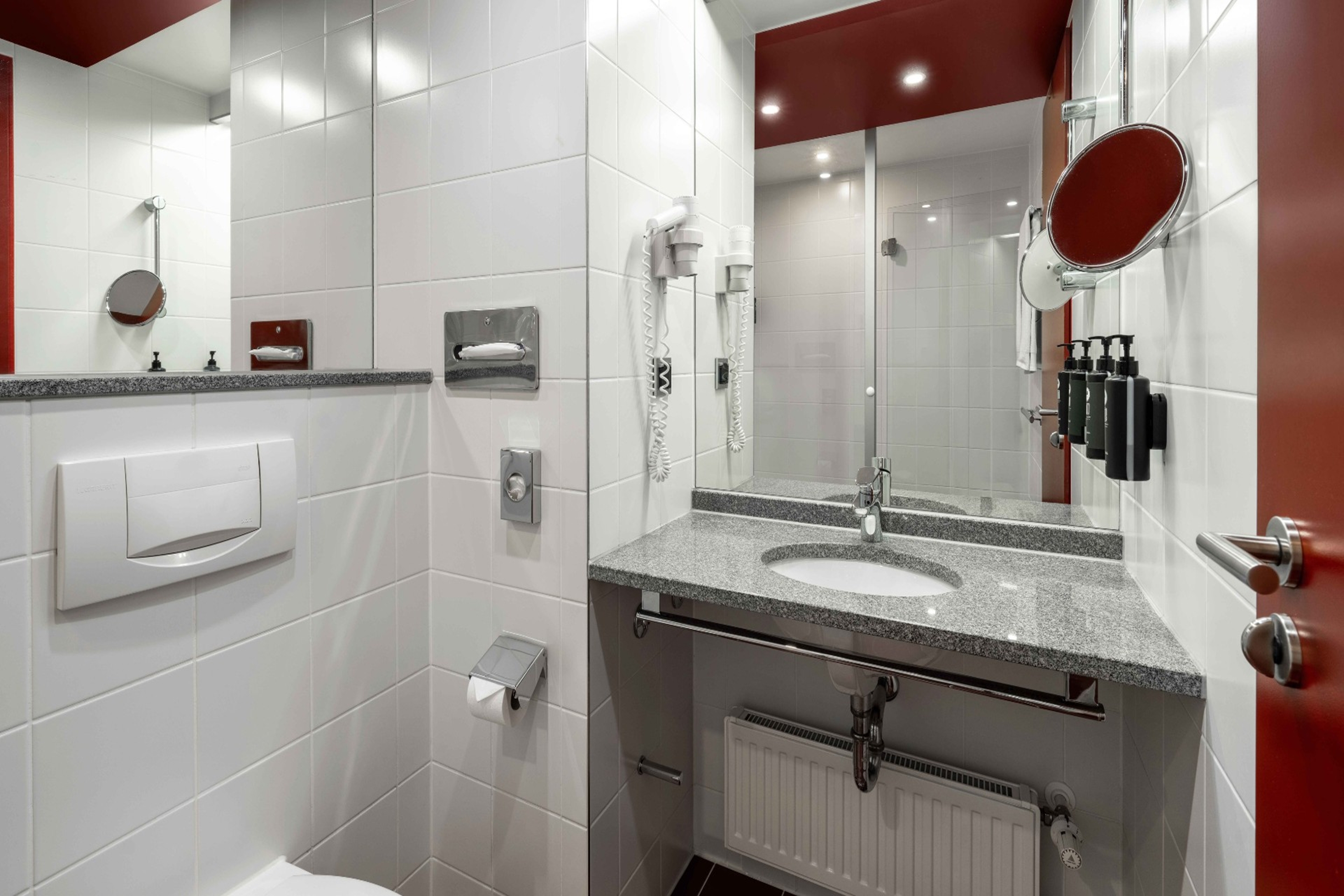 Guest room bath at the Ramada by Wyndham Essen in Essen, Other than US/Canada