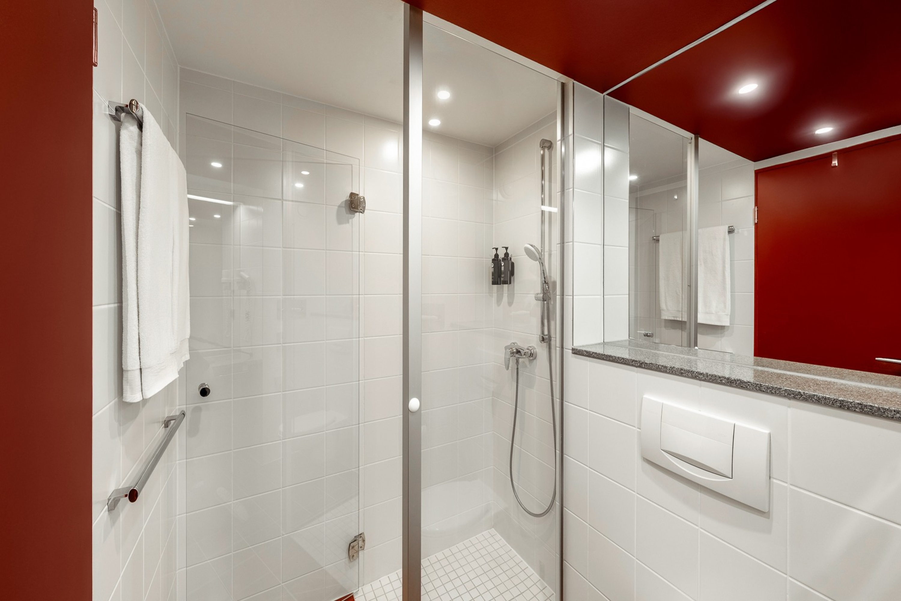 Guest room bath at the Ramada by Wyndham Essen in Essen, Other than US/Canada