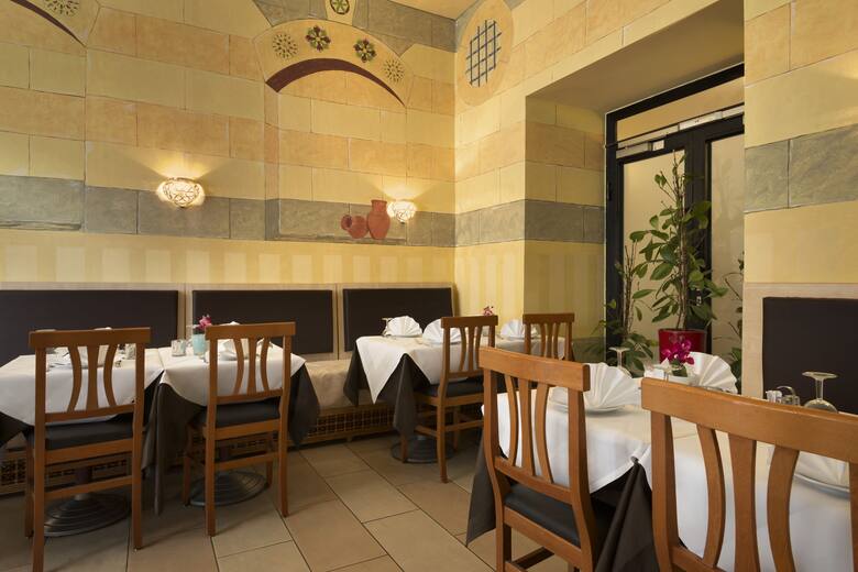 Ramada Frankfurt City Centre and Financial District restaurant in Frankfurt, Other than US/Canada