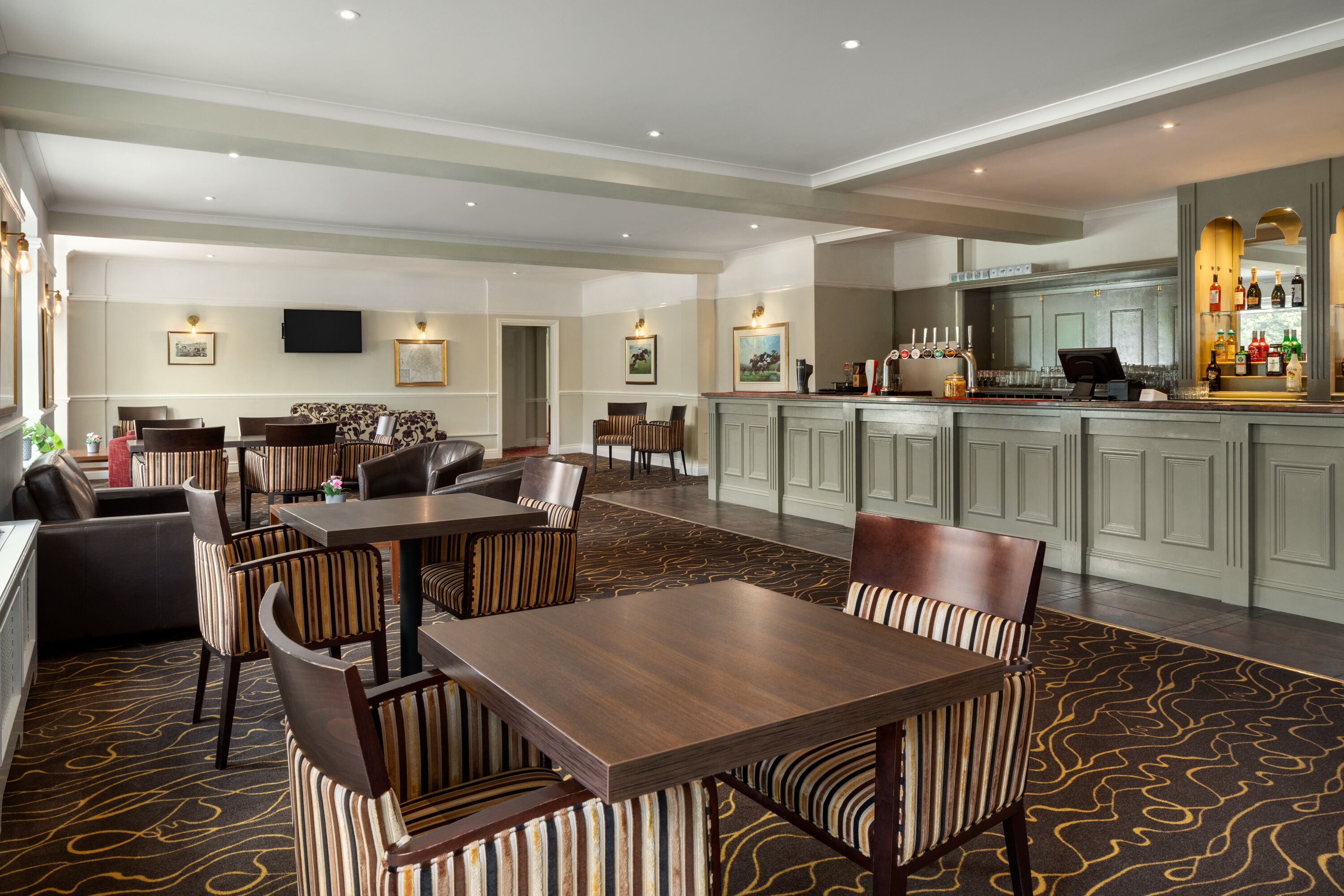 Bar at Ramada by Wyndham Cheltenham in Cheltenham, Other than US/Canada