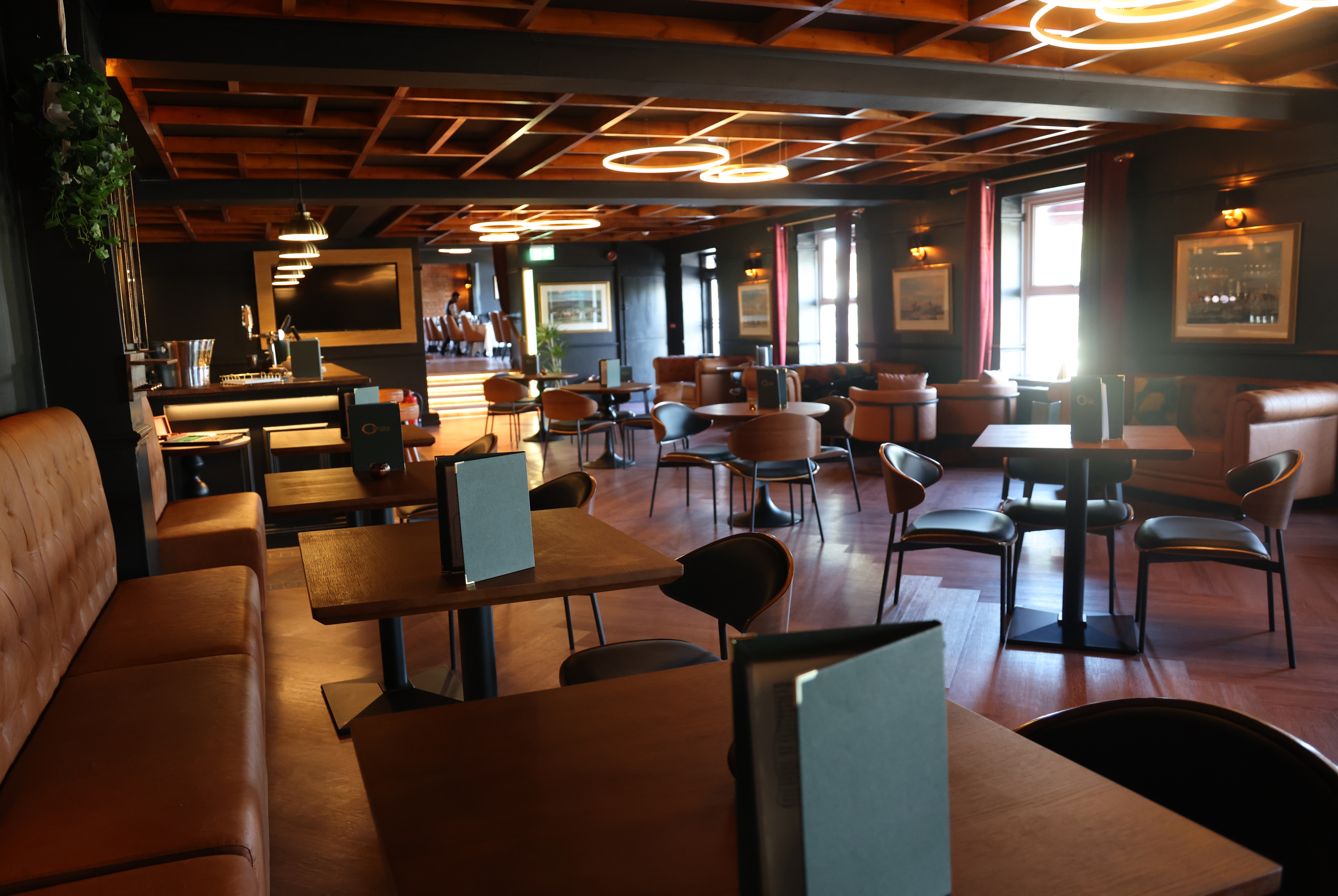 Bar at Ramada by Wyndham Cheltenham in Cheltenham, Other than US/Canada