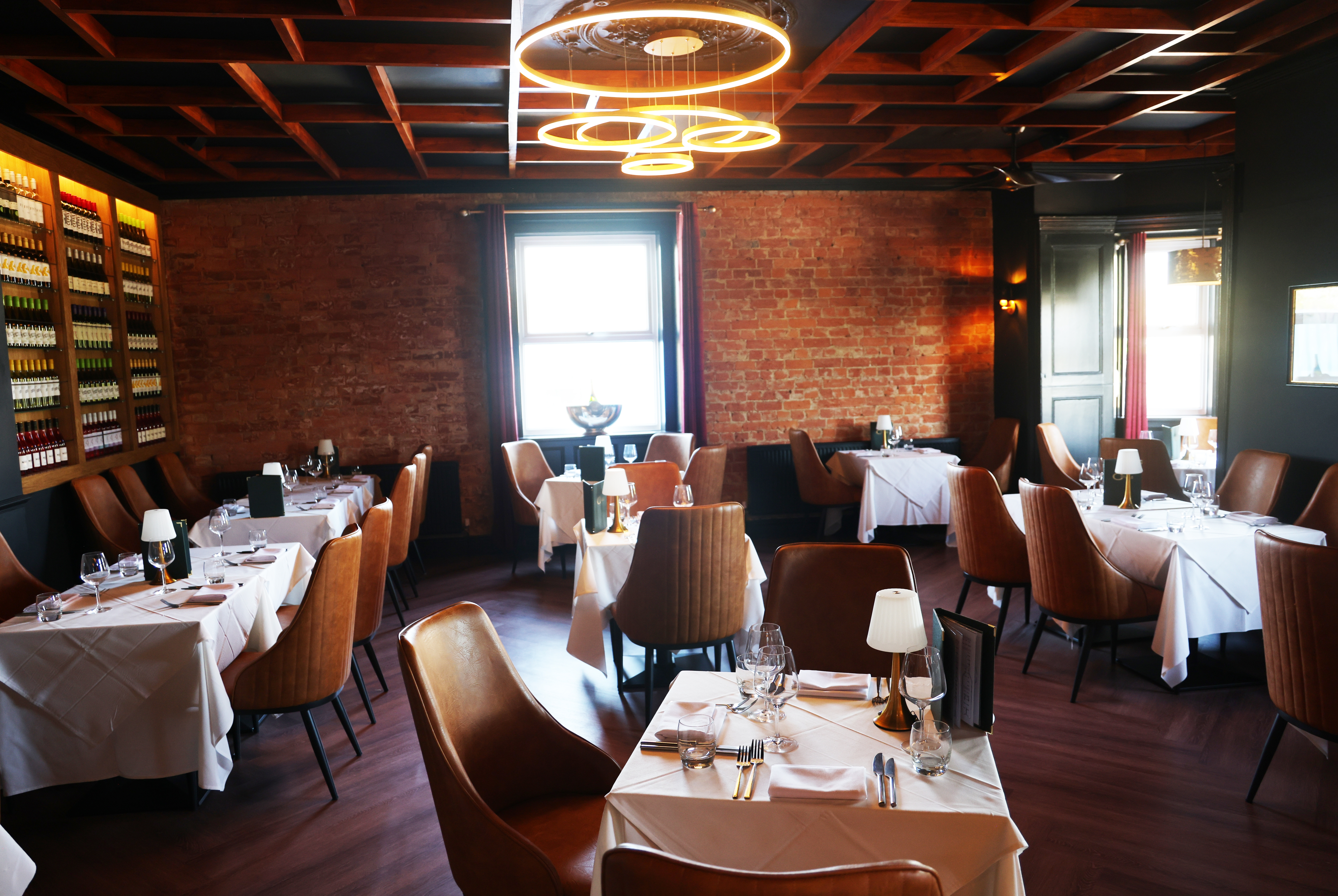 Ramada by Wyndham Cheltenham restaurant in Cheltenham, Other than US/Canada