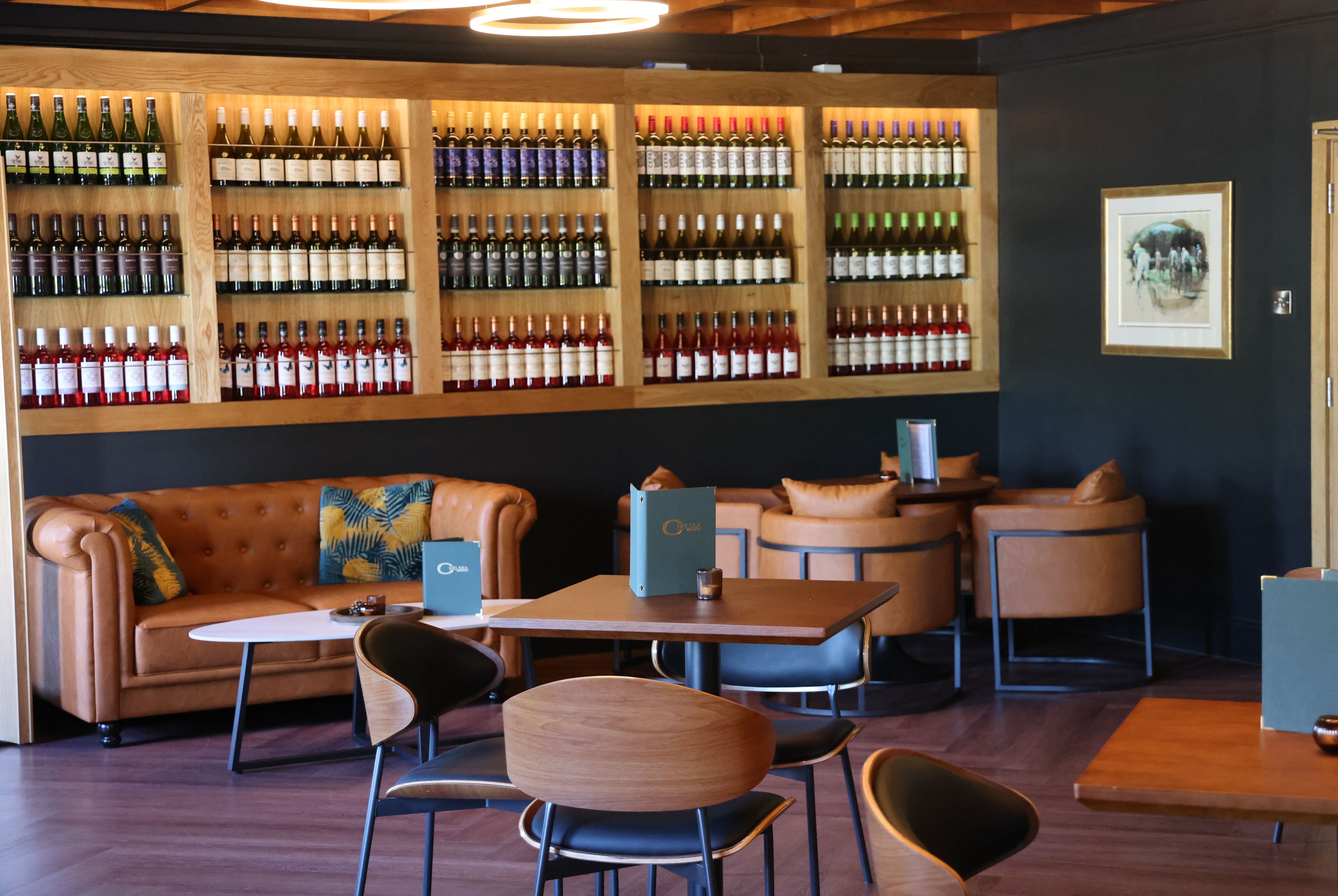 Ramada by Wyndham Cheltenham restaurant in Cheltenham, Other than US/Canada
