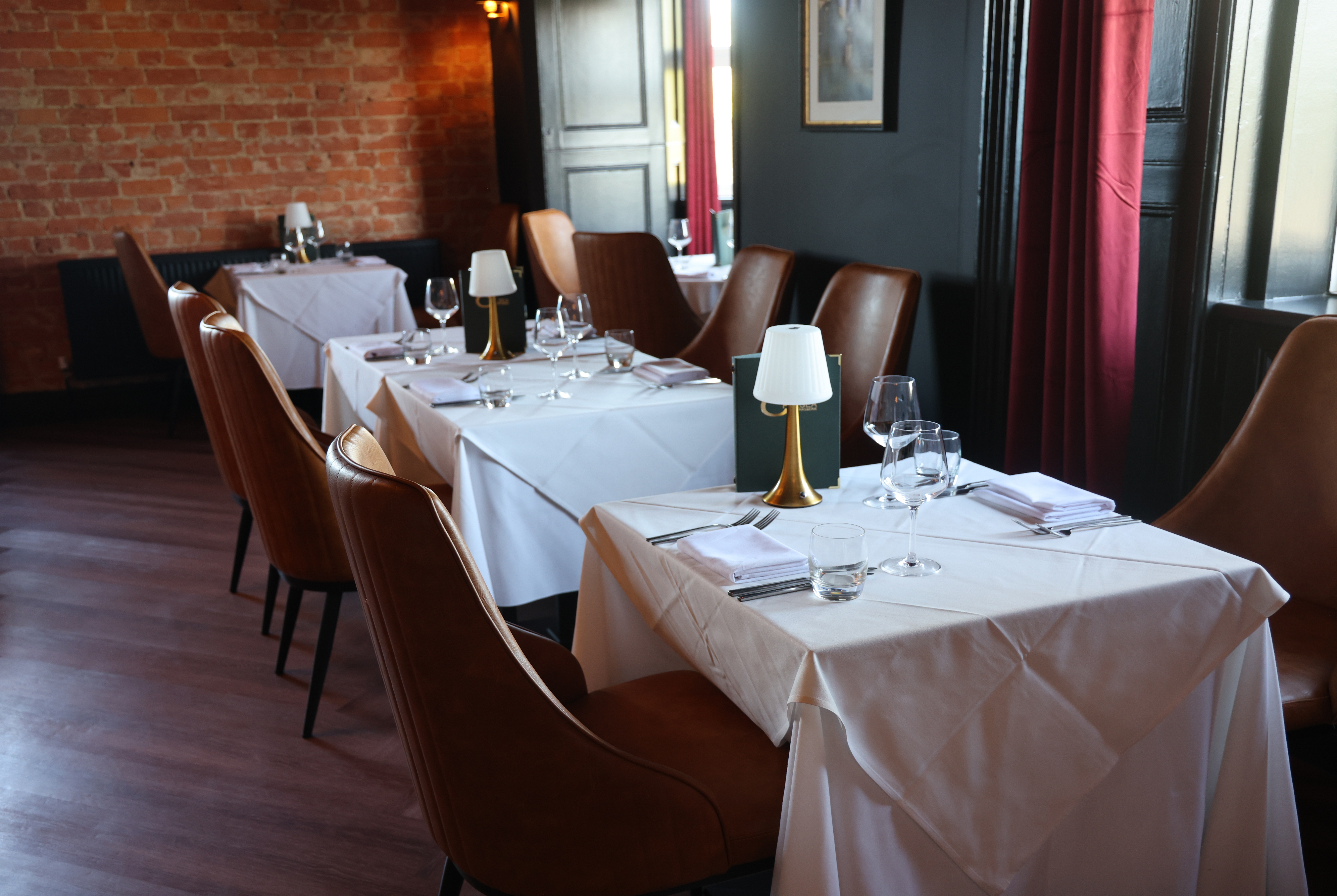 Ramada by Wyndham Cheltenham restaurant in Cheltenham, Other than US/Canada