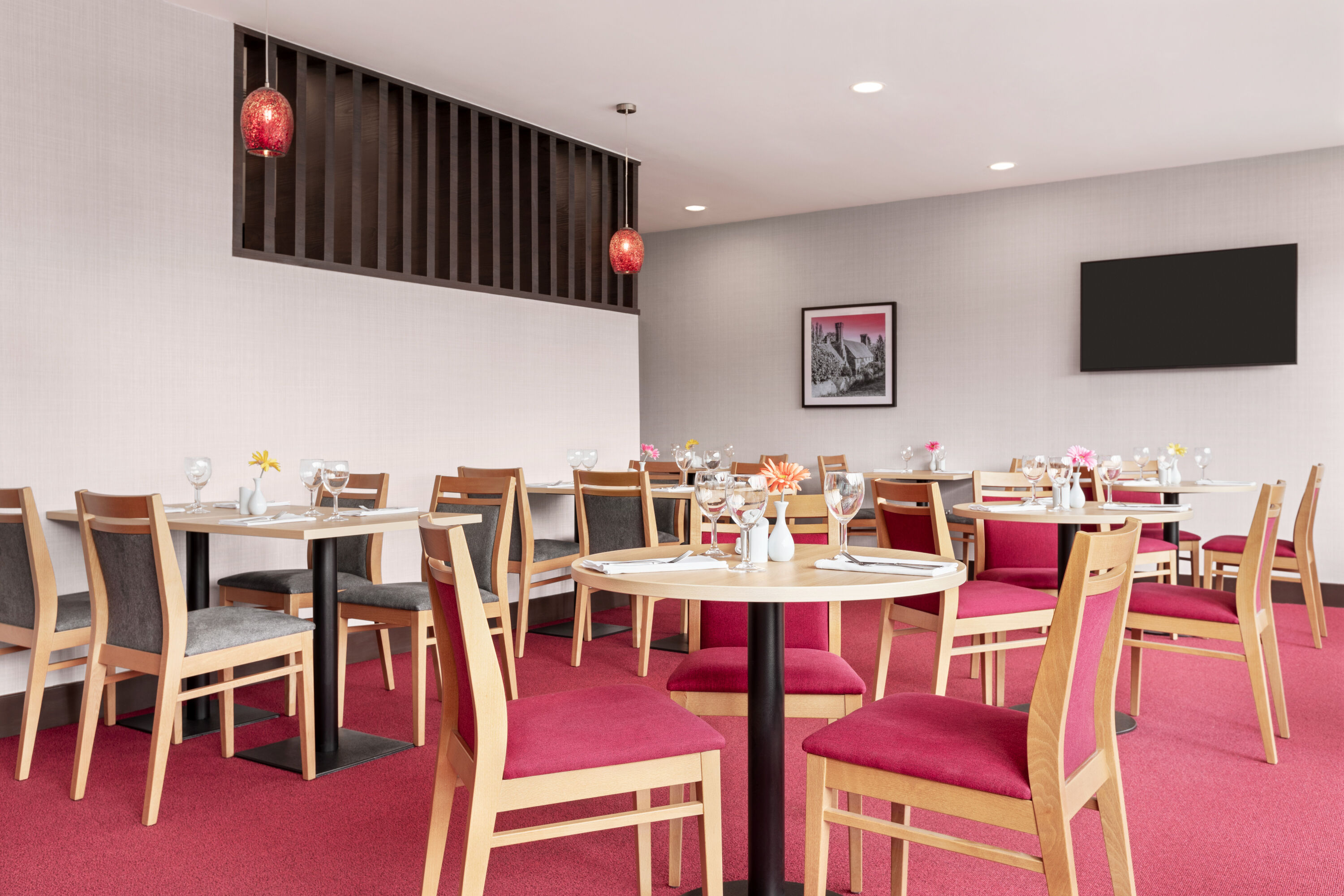 Ramada by Wyndham Cobham restaurant main dining in Cobham, Other than US/Canada