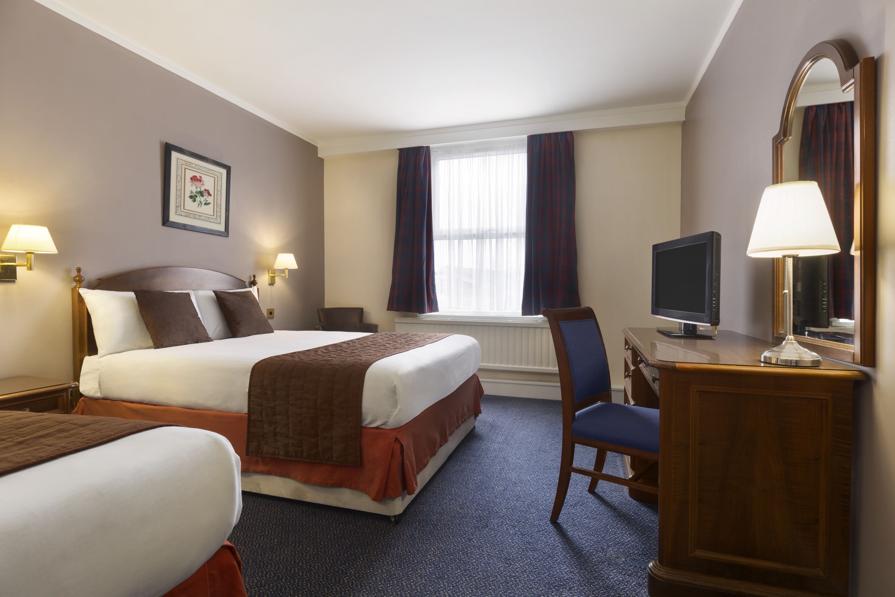 Guest room at the Ramada by Wyndham Crawley Gatwick in Crawley, Other than US/Canada