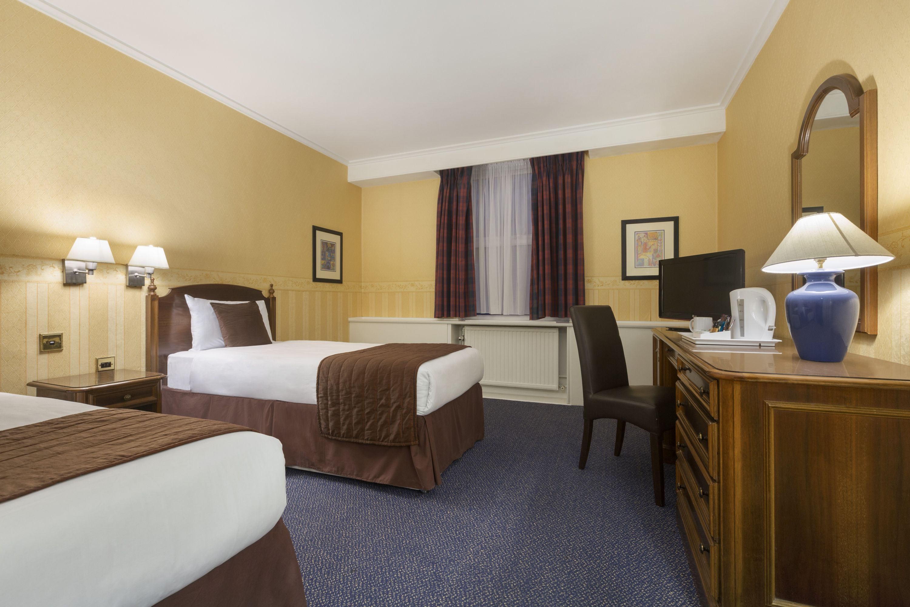 Guest room at the Ramada by Wyndham Crawley Gatwick in Crawley, Other than US/Canada