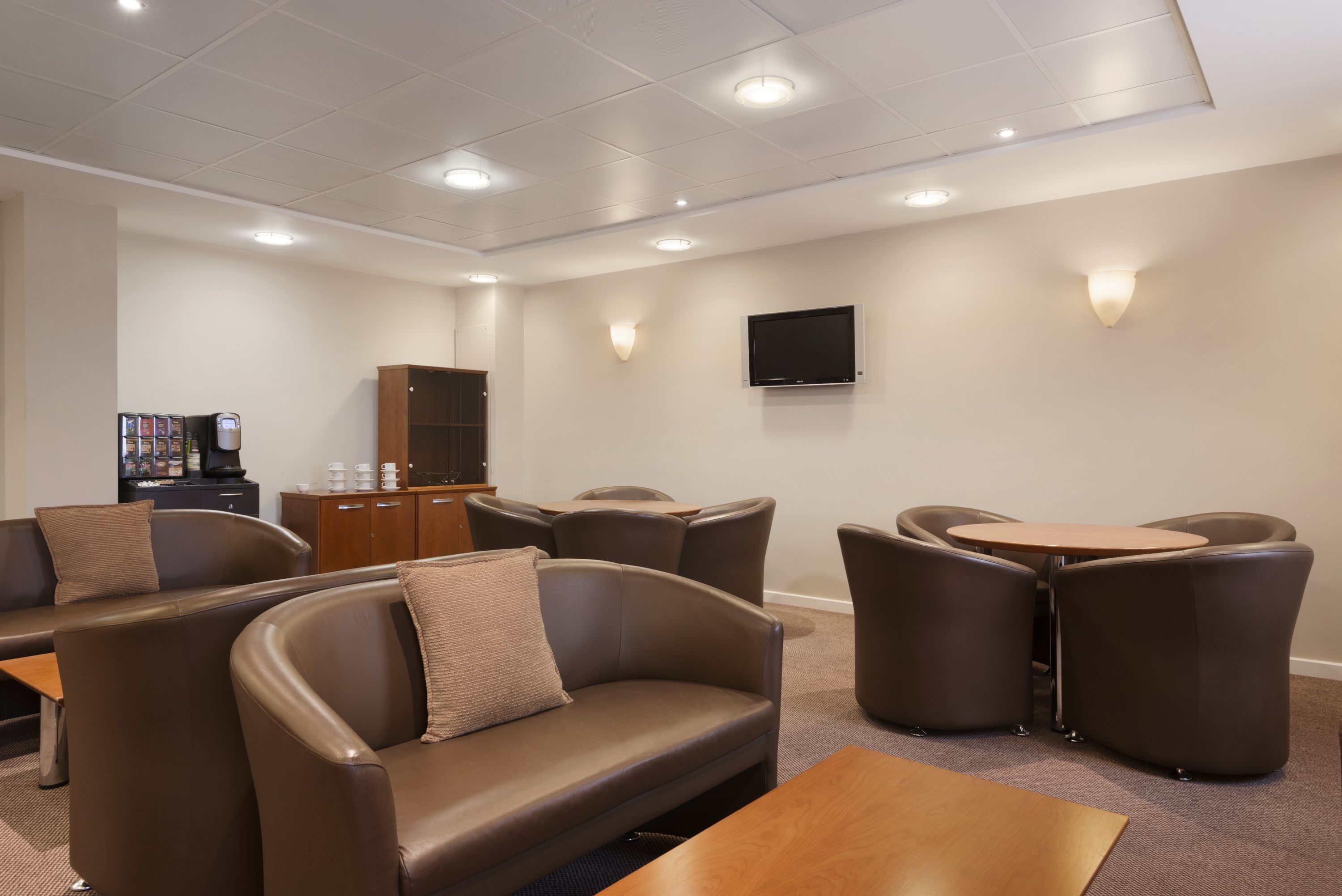 Bar at Ramada Plaza by Wyndham Wrexham in Wrexham, Other than US/Canada