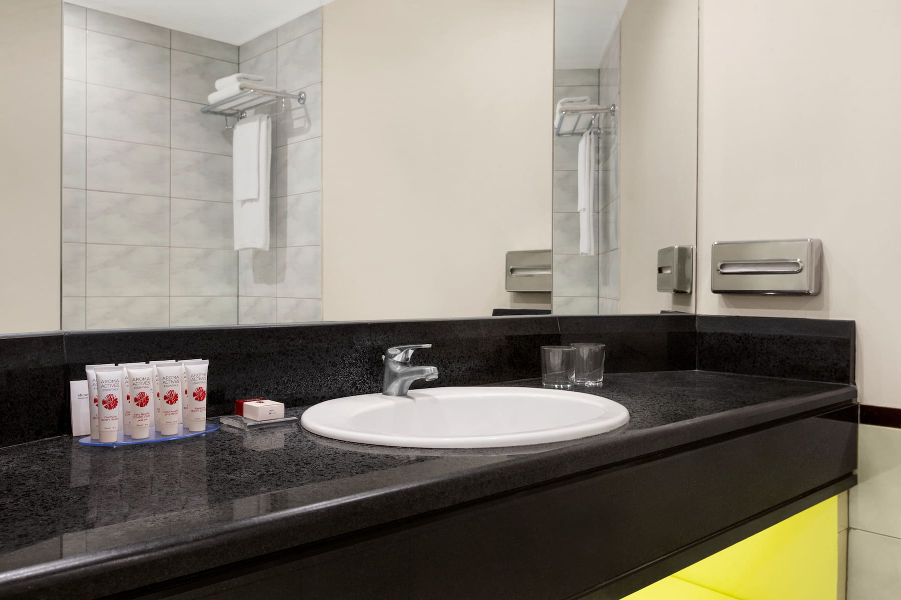 Guest room bath at the Ramada Plaza by Wyndham Thraki in Alexandroupolis, Other than US/Canada