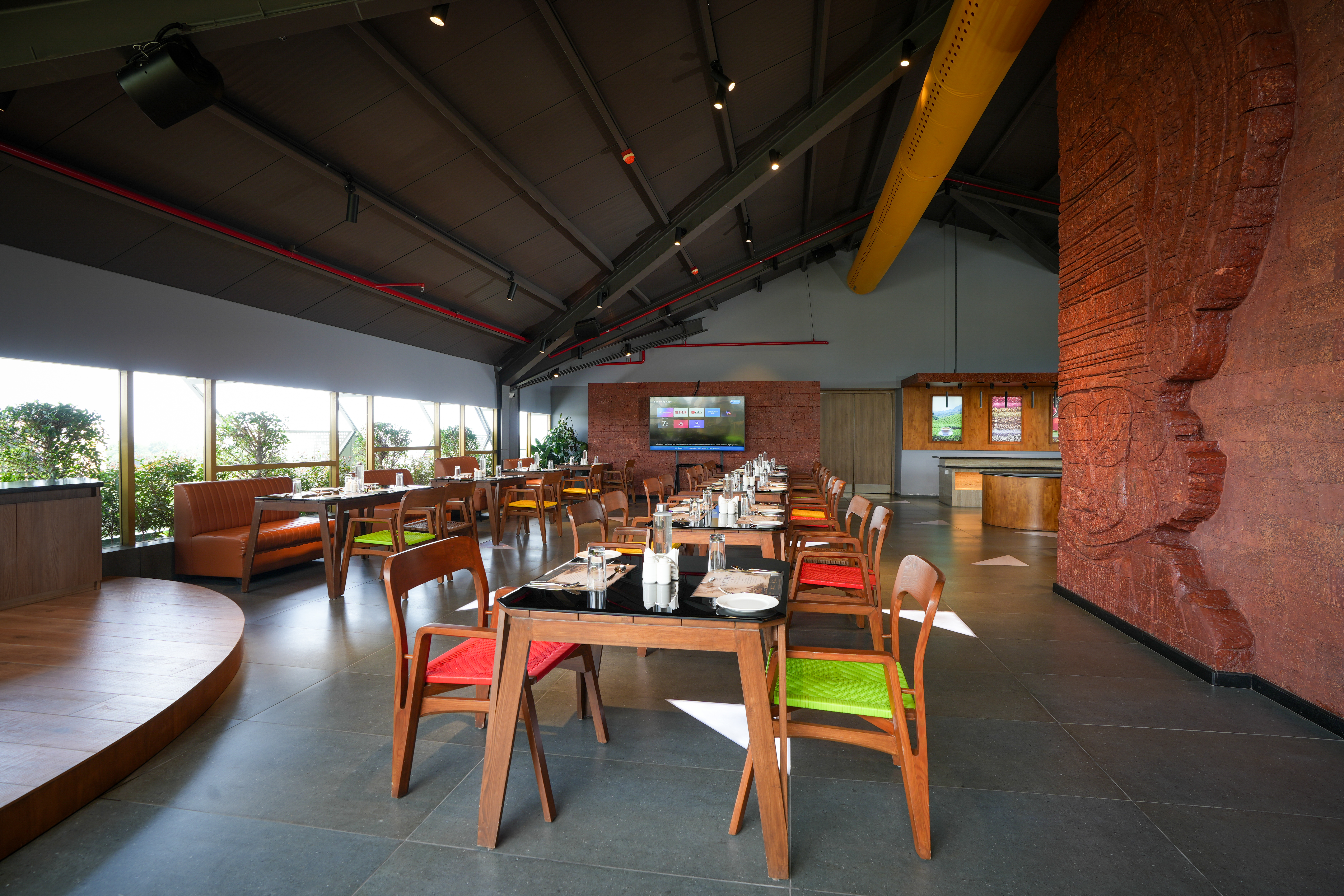 Ramada Encore by Wyndham Kochi Kalamassery restaurant in Cochin, Other than US/Canada