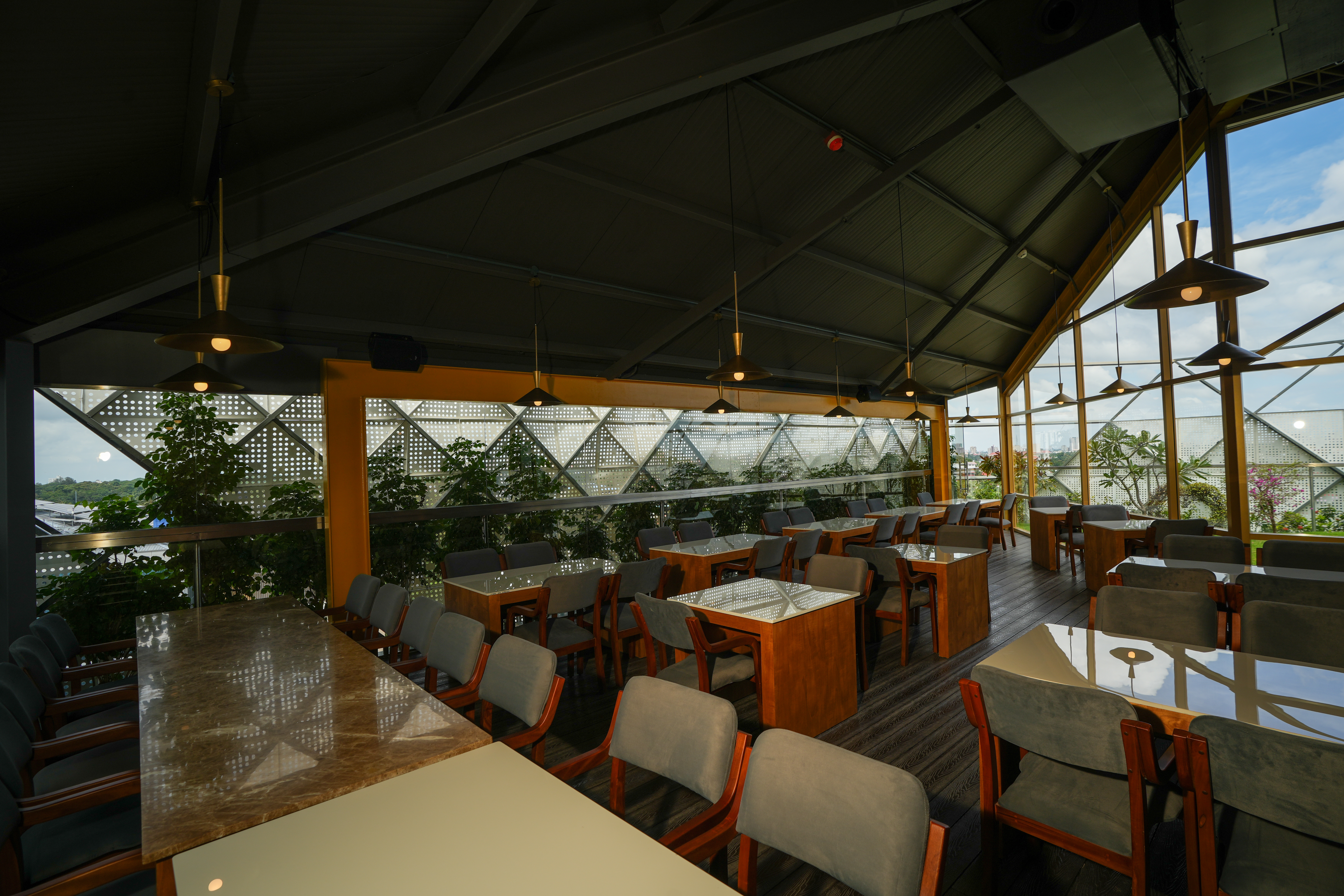 Ramada Encore by Wyndham Kochi Kalamassery restaurant in Cochin, Other than US/Canada