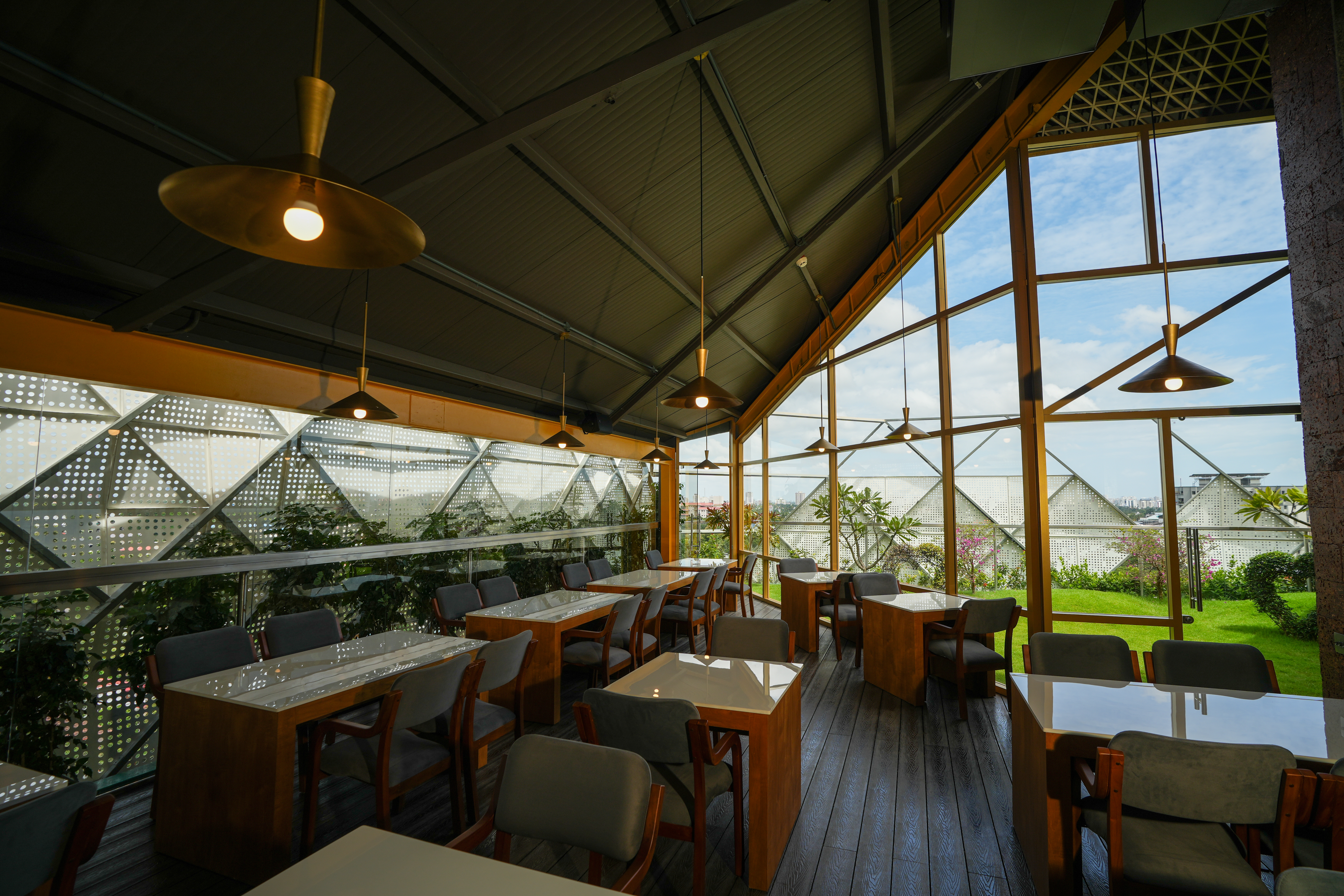 Ramada Encore by Wyndham Kochi Kalamassery restaurant in Cochin, Other than US/Canada