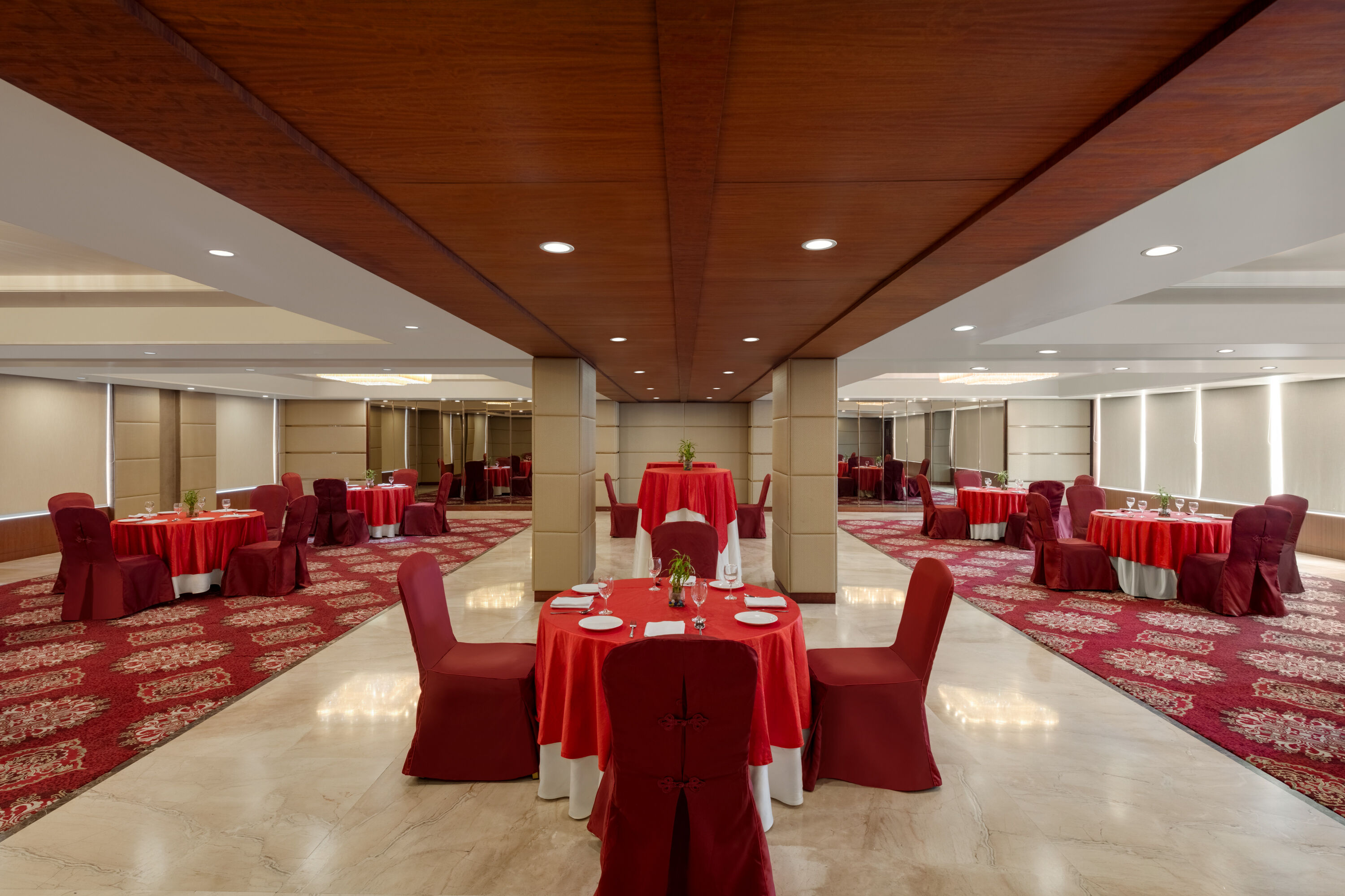 Meeting room banquet rounds at Ramada by Wyndham Ghaziabad Vasundhara in Ghaziabad, Other than US/Canada