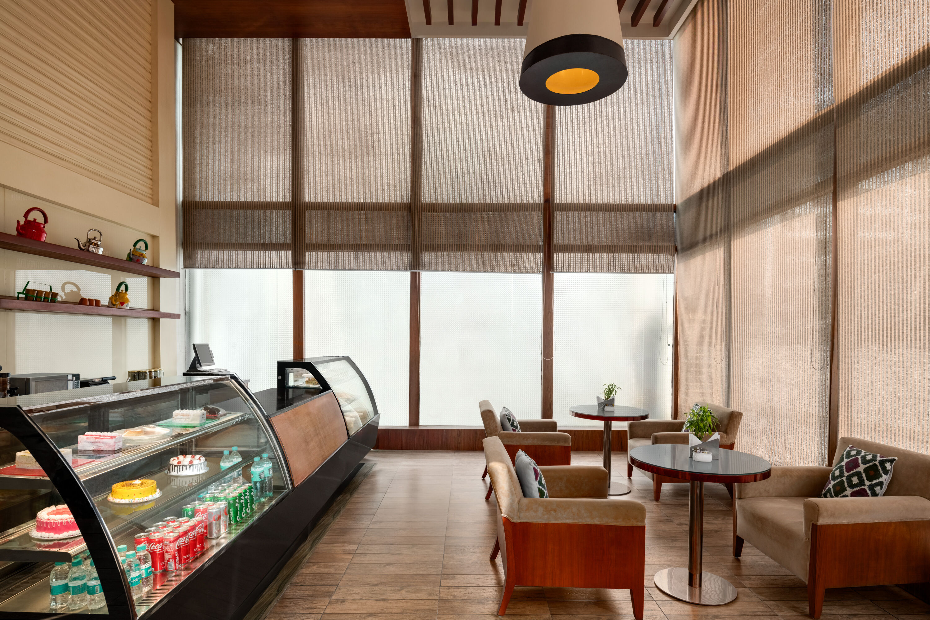 Ramada by Wyndham Ghaziabad Vasundhara cafe in Ghaziabad, Other than US/Canada