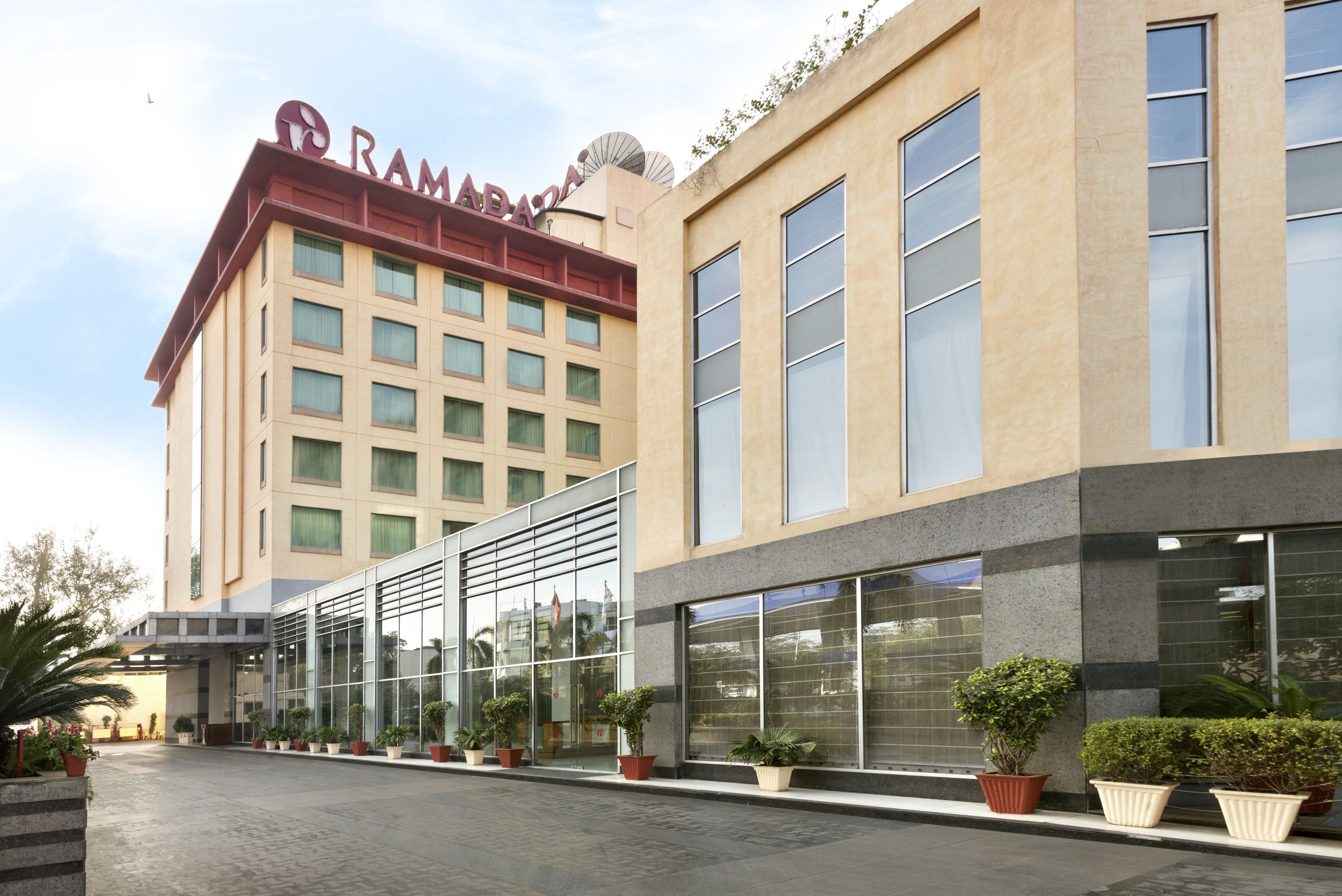 ramada-by-wyndham-jaipur-jaipur-in-hotels