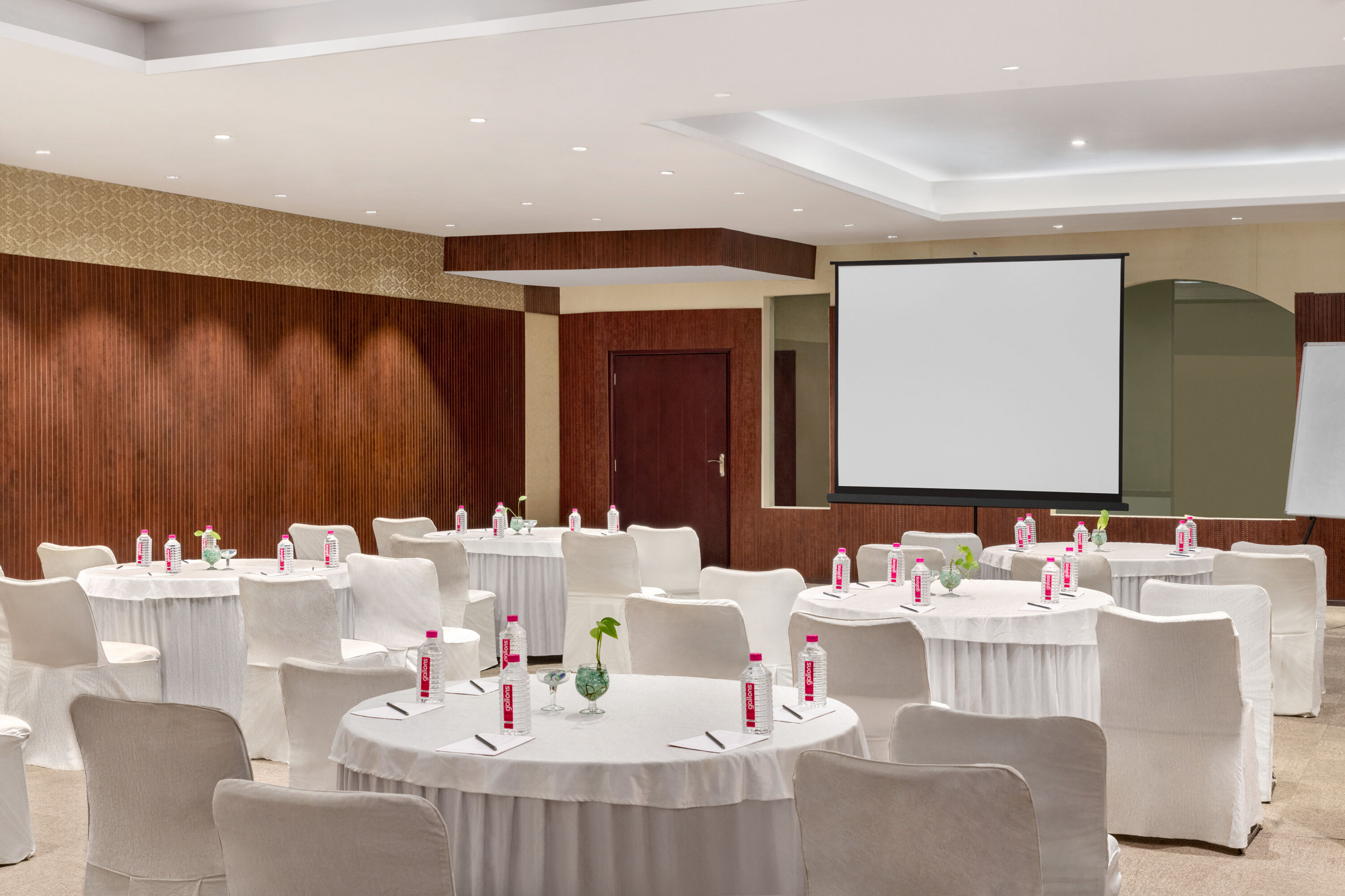 Meeting room banquet rounds at Ramada by Wyndham Jaipur Jaisinghpura in Jaipur, Other than US/Canada