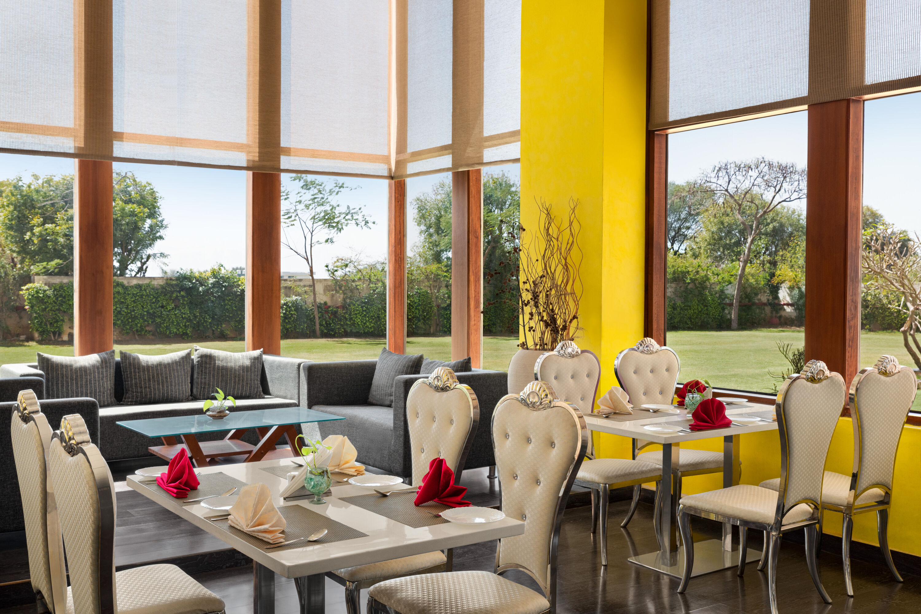 Ramada by Wyndham Jaipur Jaisinghpura restaurant in Jaipur, Other than US/Canada