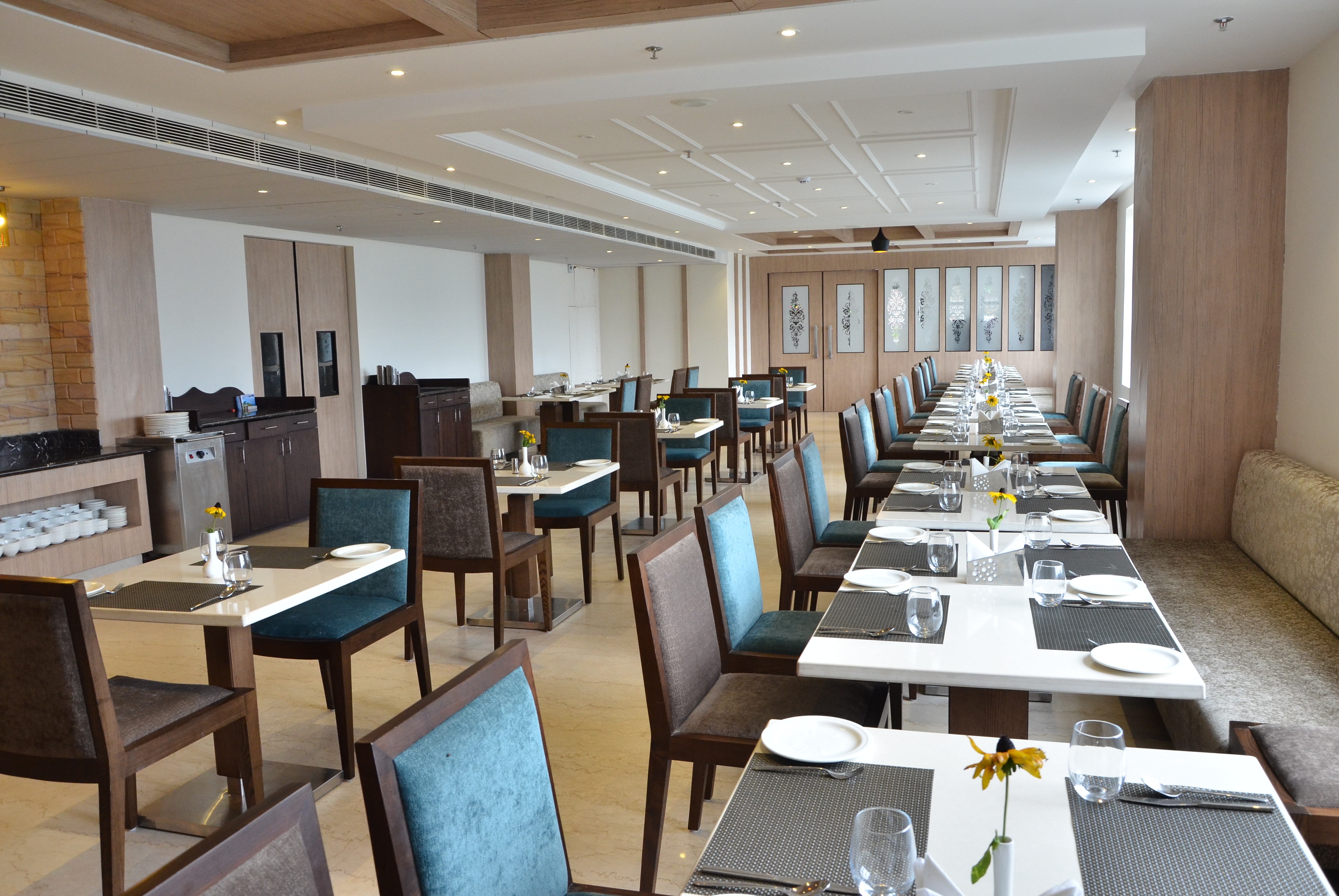 Ramada by Wyndham Kasauli restaurant breakfast area with seating in Kasauli, Other than US/Canada