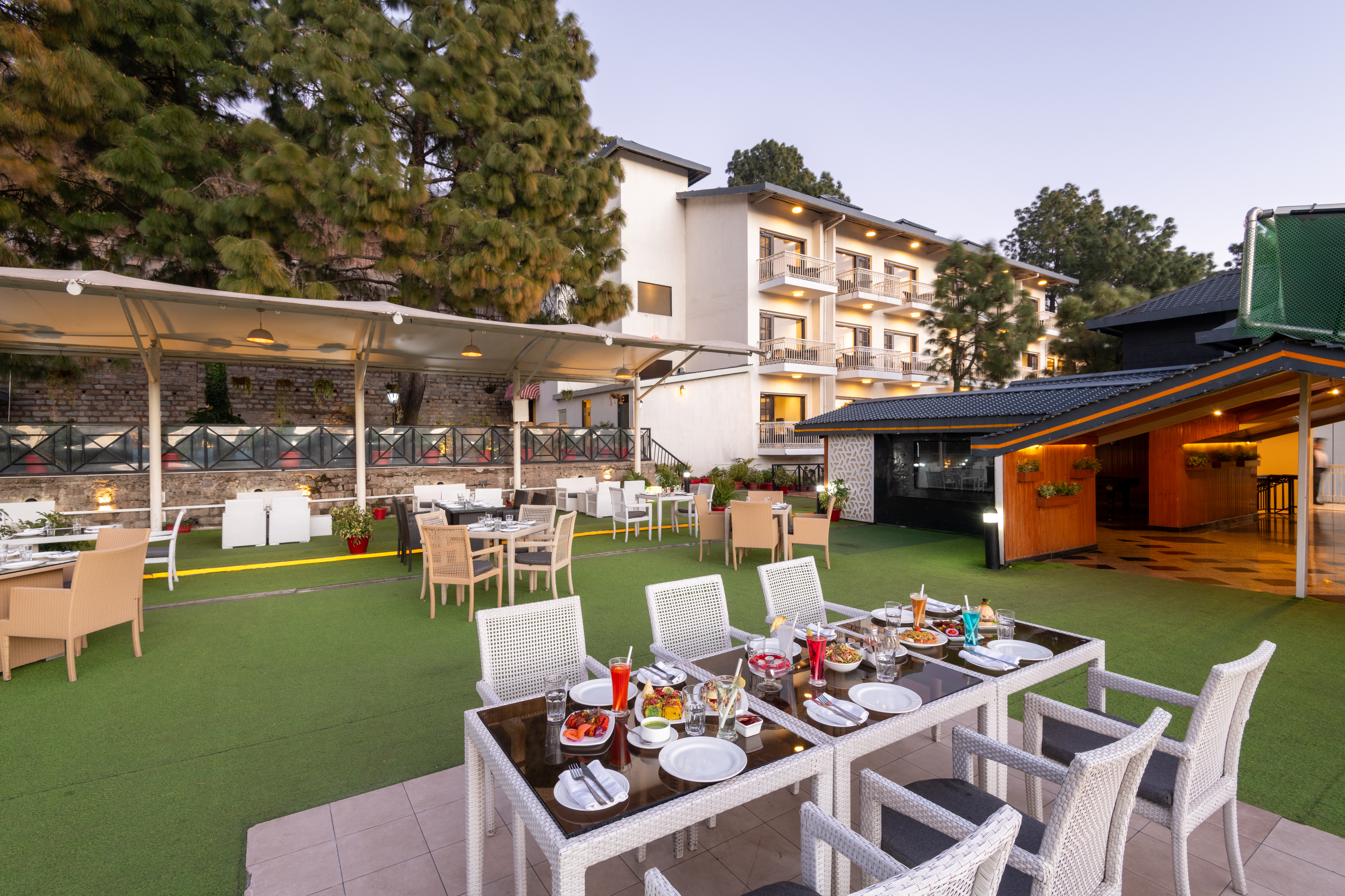 Ramada by Wyndham Kasauli restaurant in Kasauli, Other than US/Canada