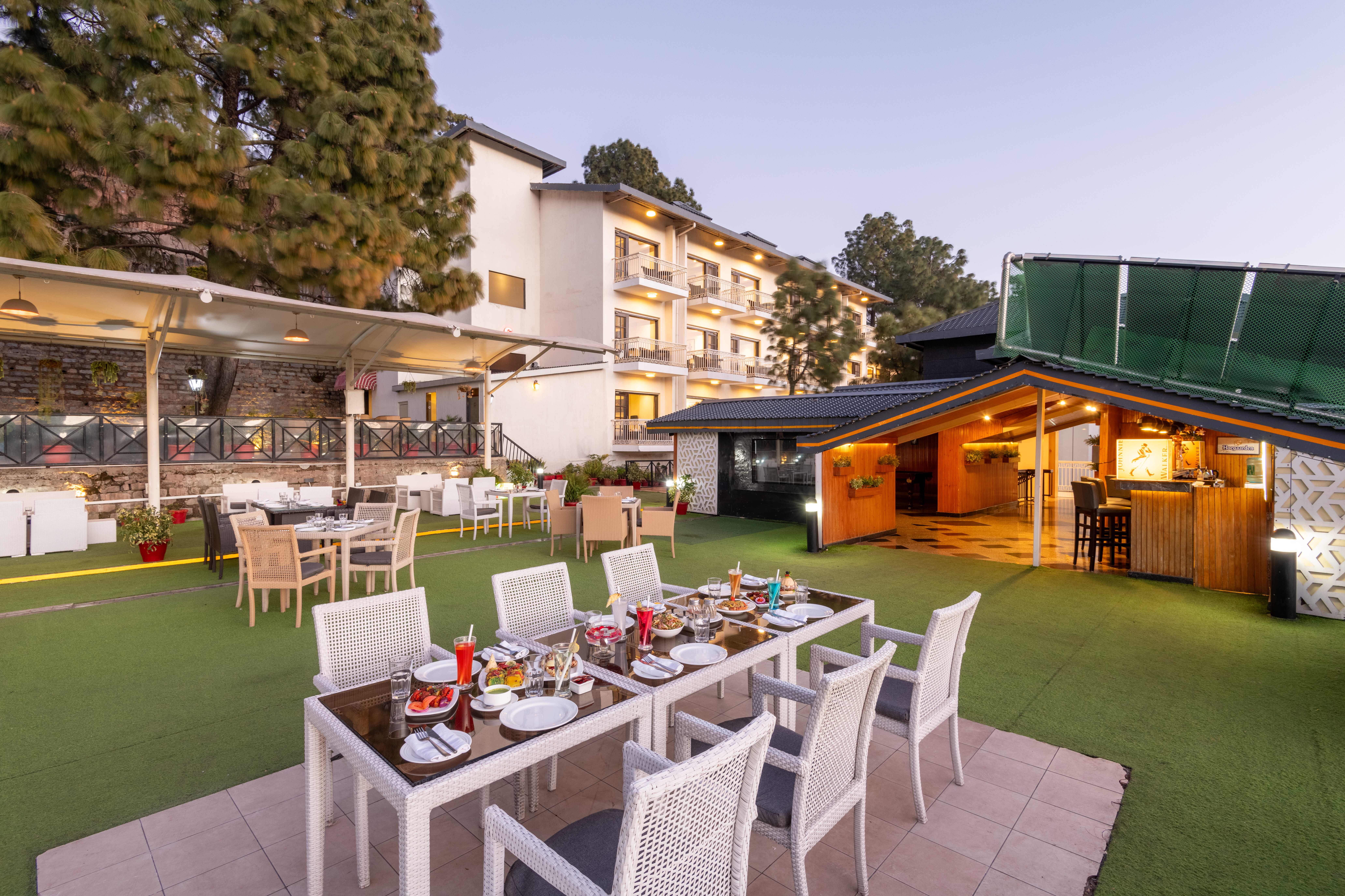 Ramada by Wyndham Kasauli restaurant in Kasauli, Other than US/Canada