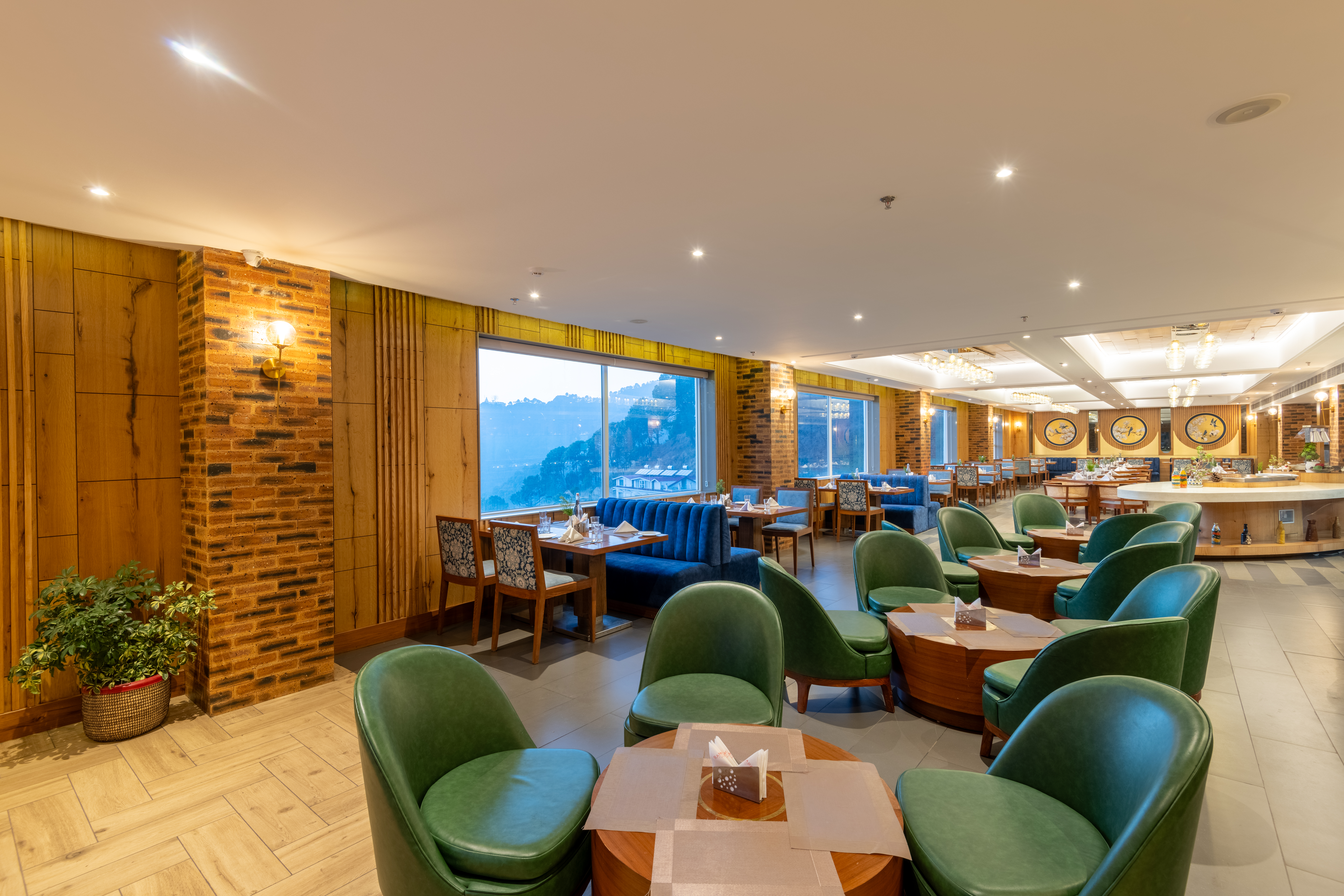 Ramada by Wyndham Kasauli restaurant in Kasauli, Other than US/Canada