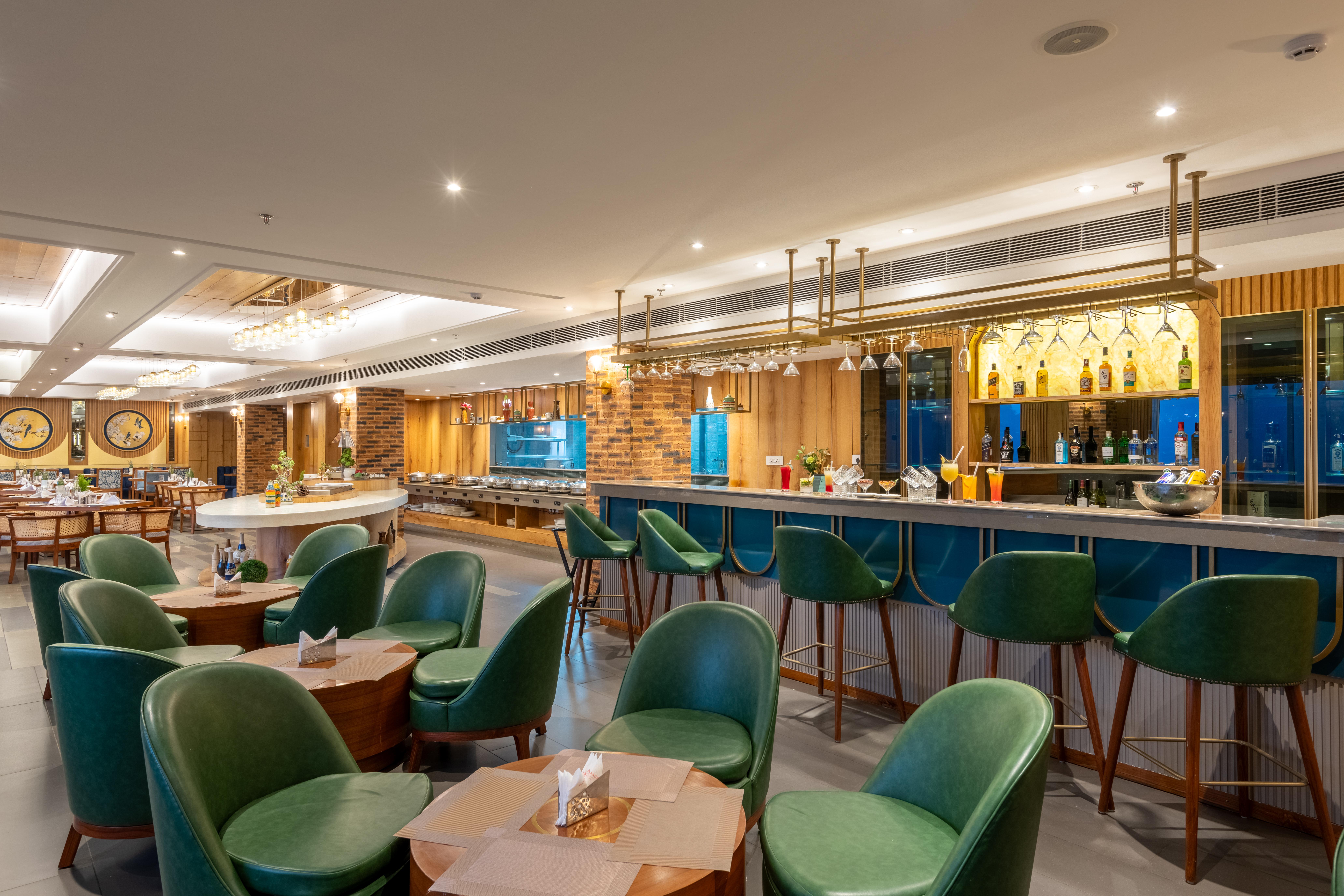 Ramada by Wyndham Kasauli restaurant in Kasauli, Other than US/Canada