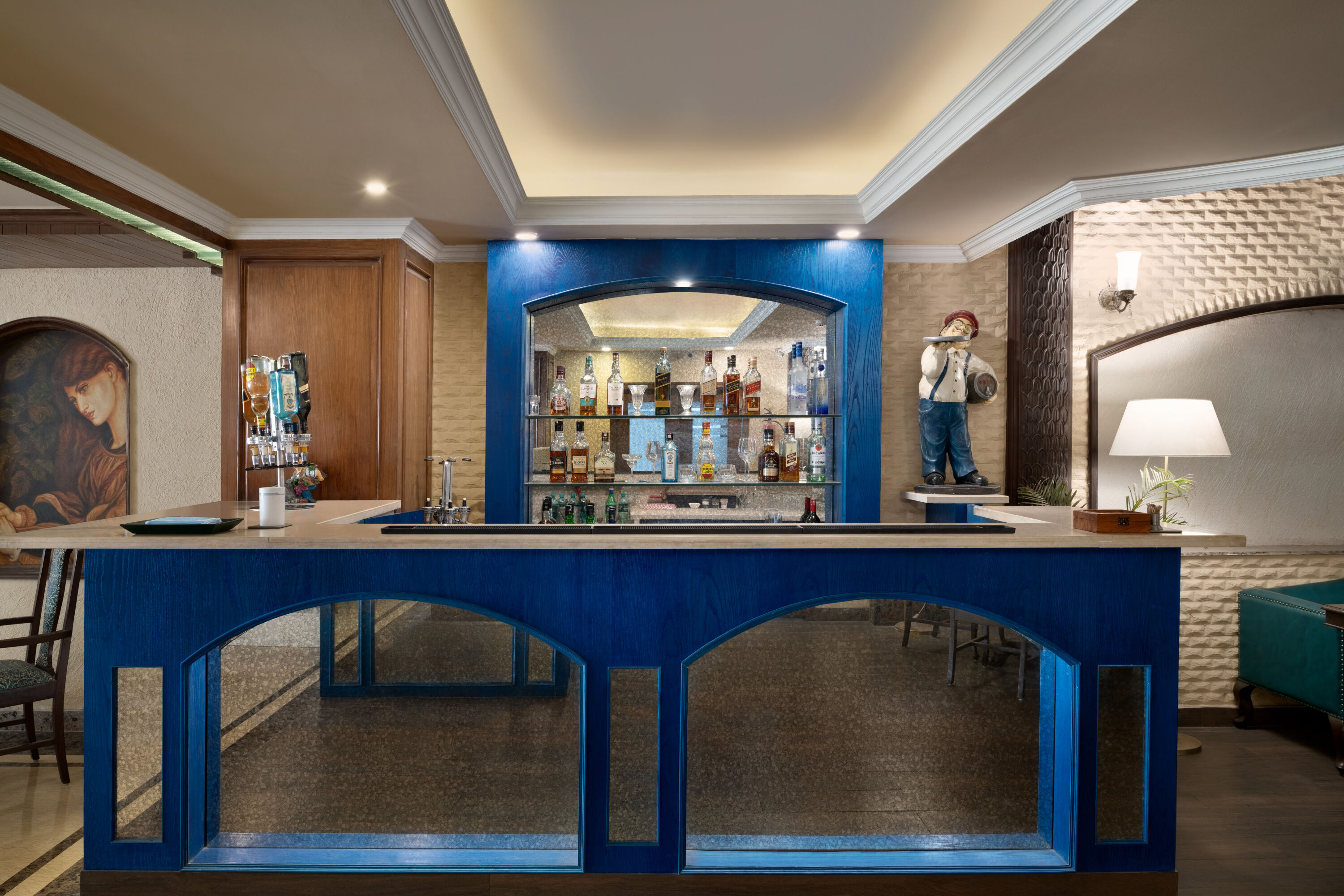 Ramada By Wyndham Mussoorie Mall Road bar and grill in Mussoorie, Other than US/Canada